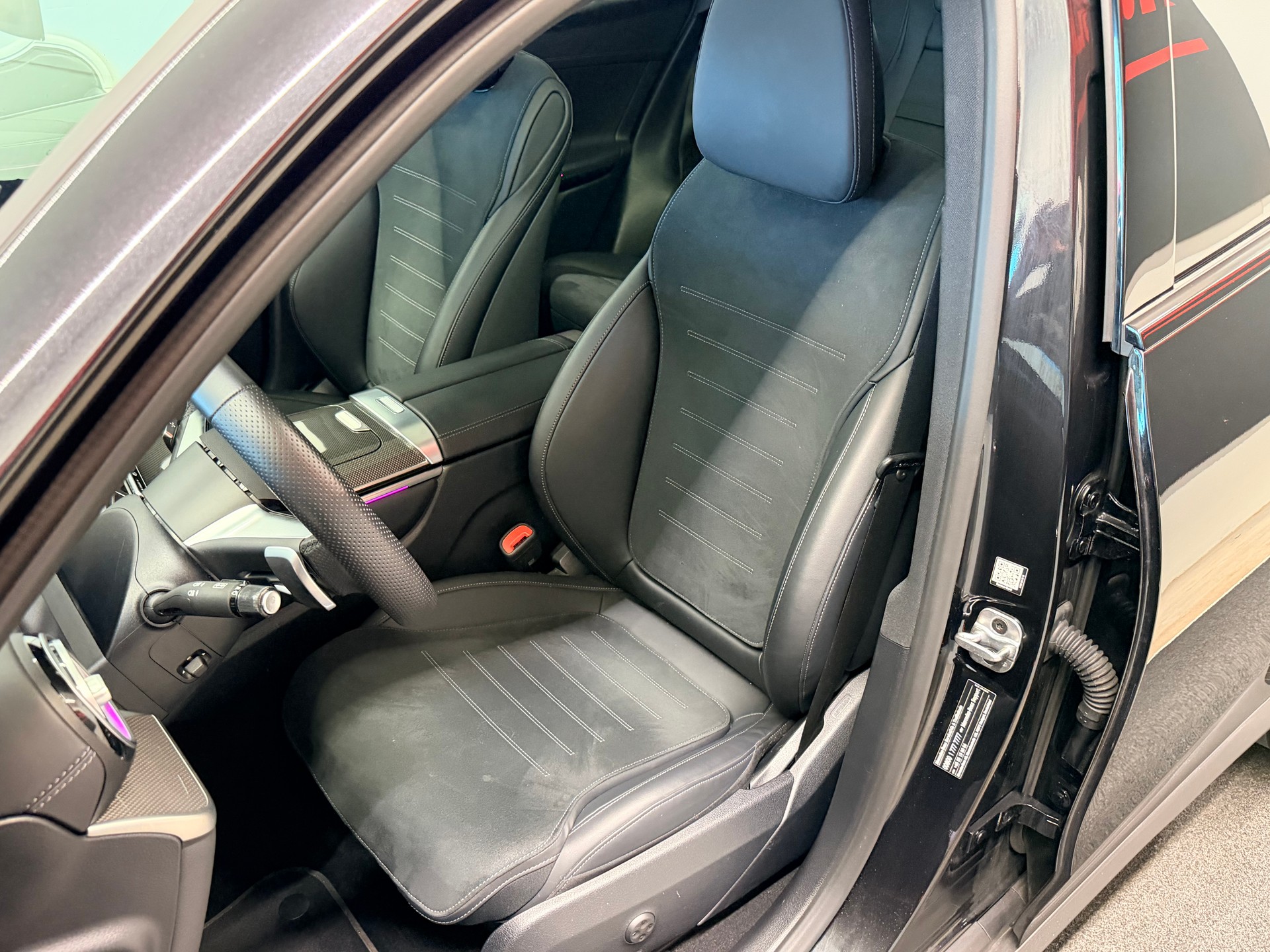 MERCEDES-BENZ GLC 300 d AMG 4Matic 9G-Tronic-image-14
