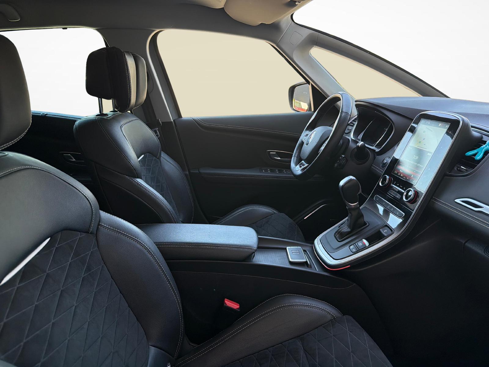 RENAULT Scénic 1.3 TCe 140 Black Edition EDC-image-9
