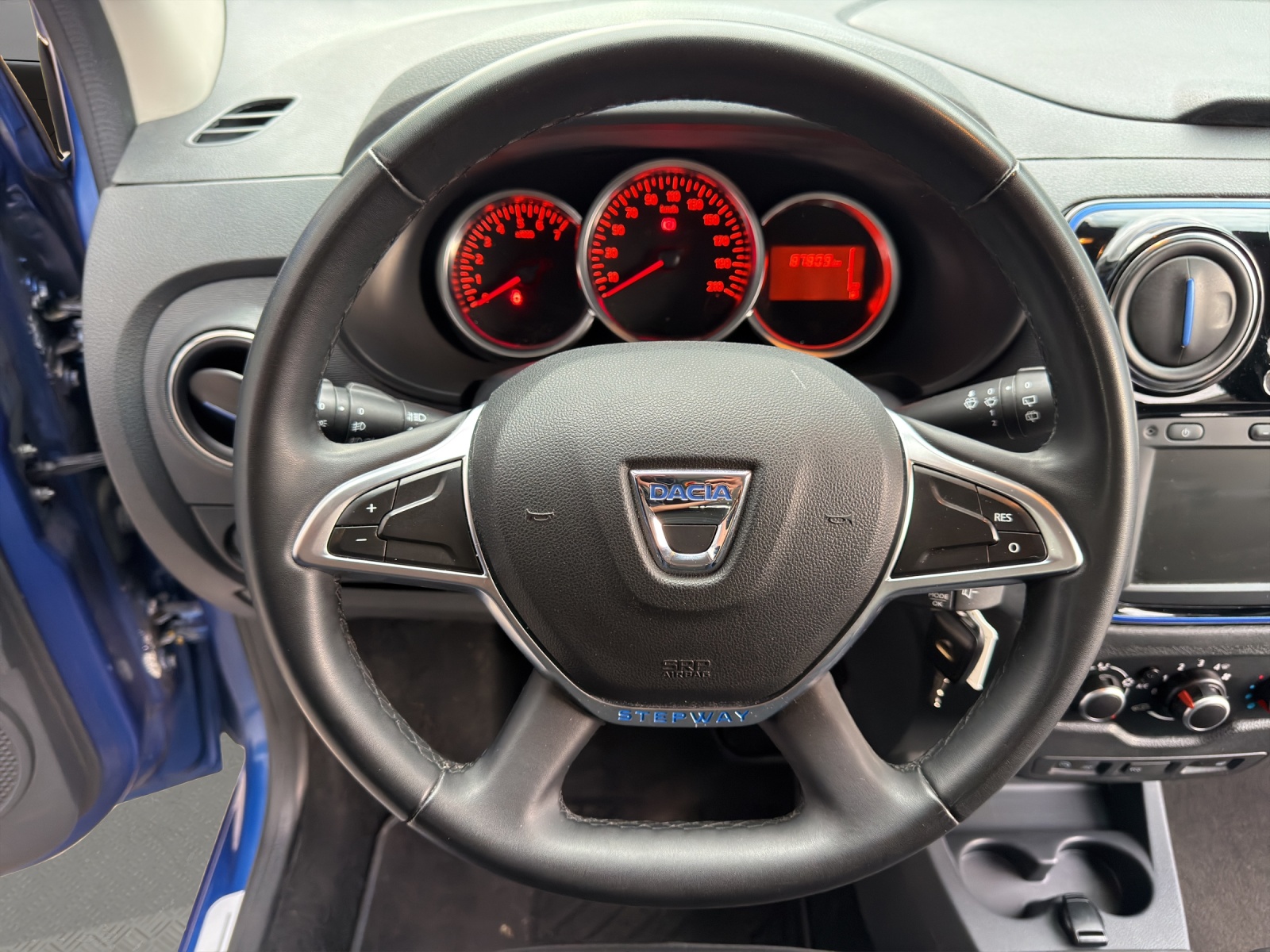 DACIA Lodgy TCE 130 Stepway 7PL-image-9