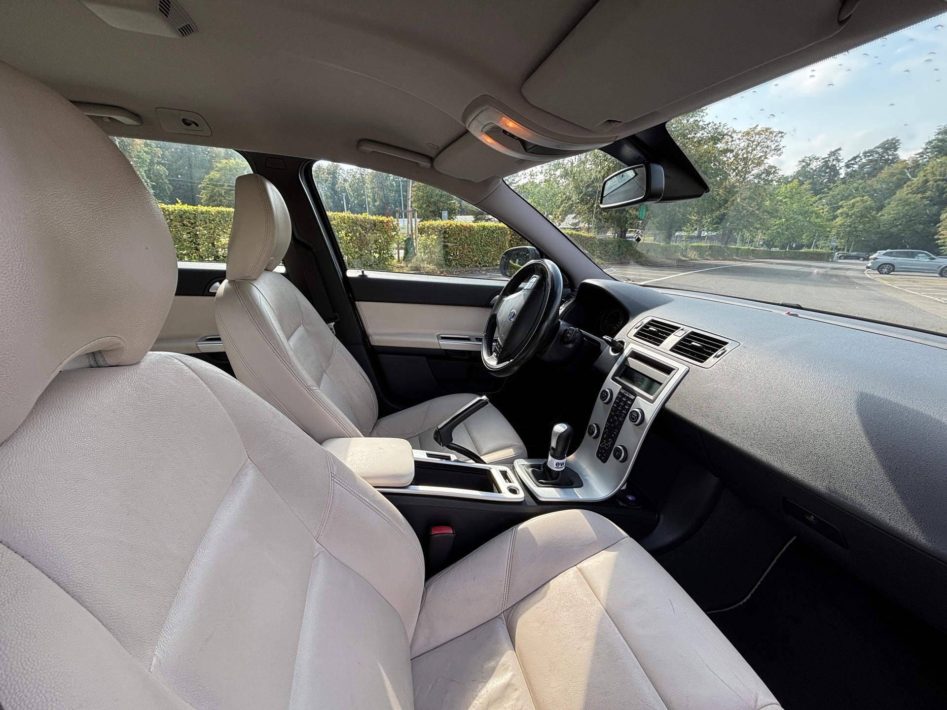 VOLVO 1.6 D DRIVe Kinetic S/S-image-3
