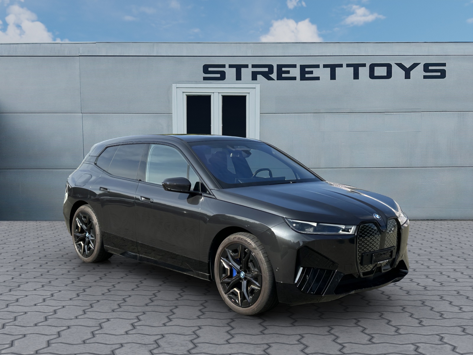 BMW iX xDrive50 Sportpaket, Skylounge, AHK, Softclose usw-image-0