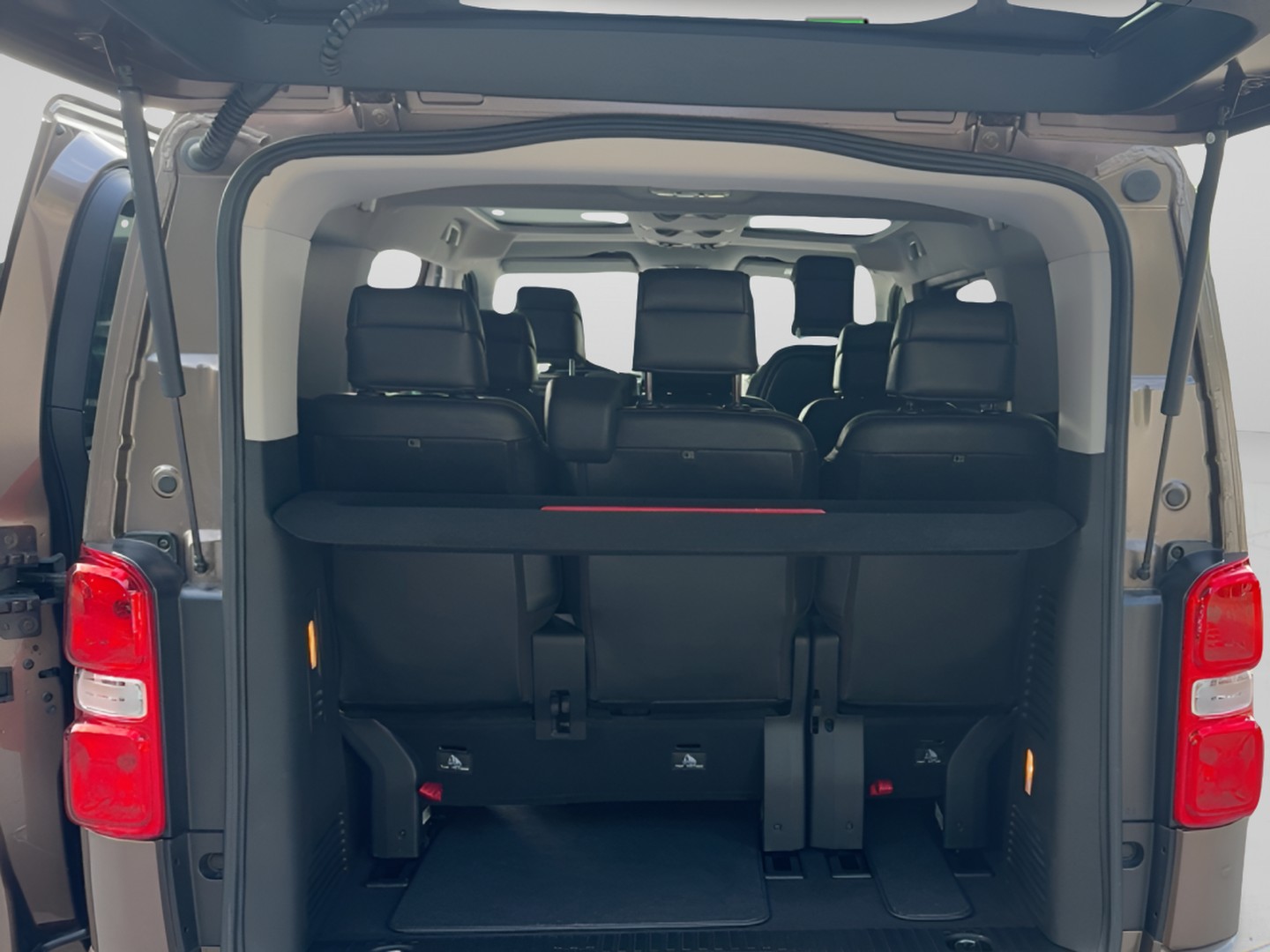 CITROEN Spacetourer 2.0 BlueHDi ShineM EAT-image-19