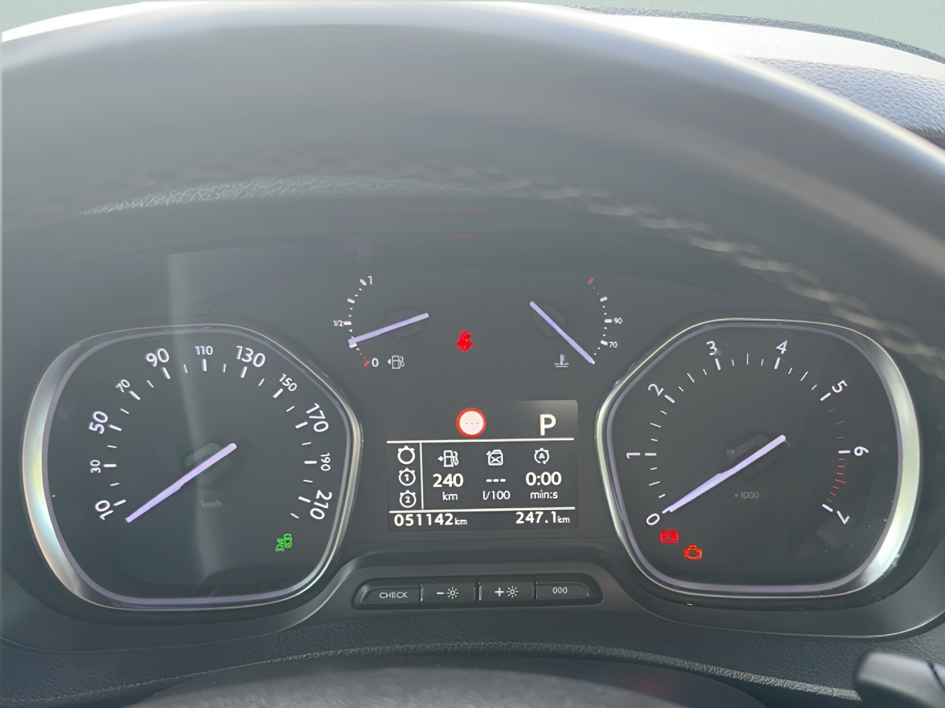 CITROEN Spacetourer 2.0 BlueHDi ShineM EAT-image-16