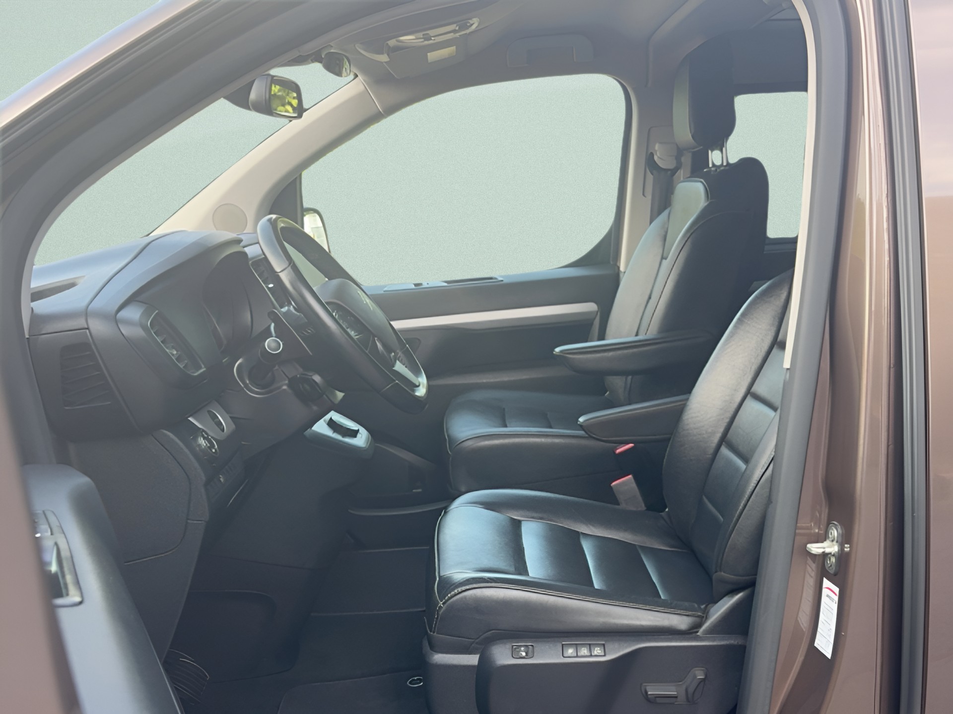 CITROEN Spacetourer 2.0 BlueHDi ShineM EAT-image-9