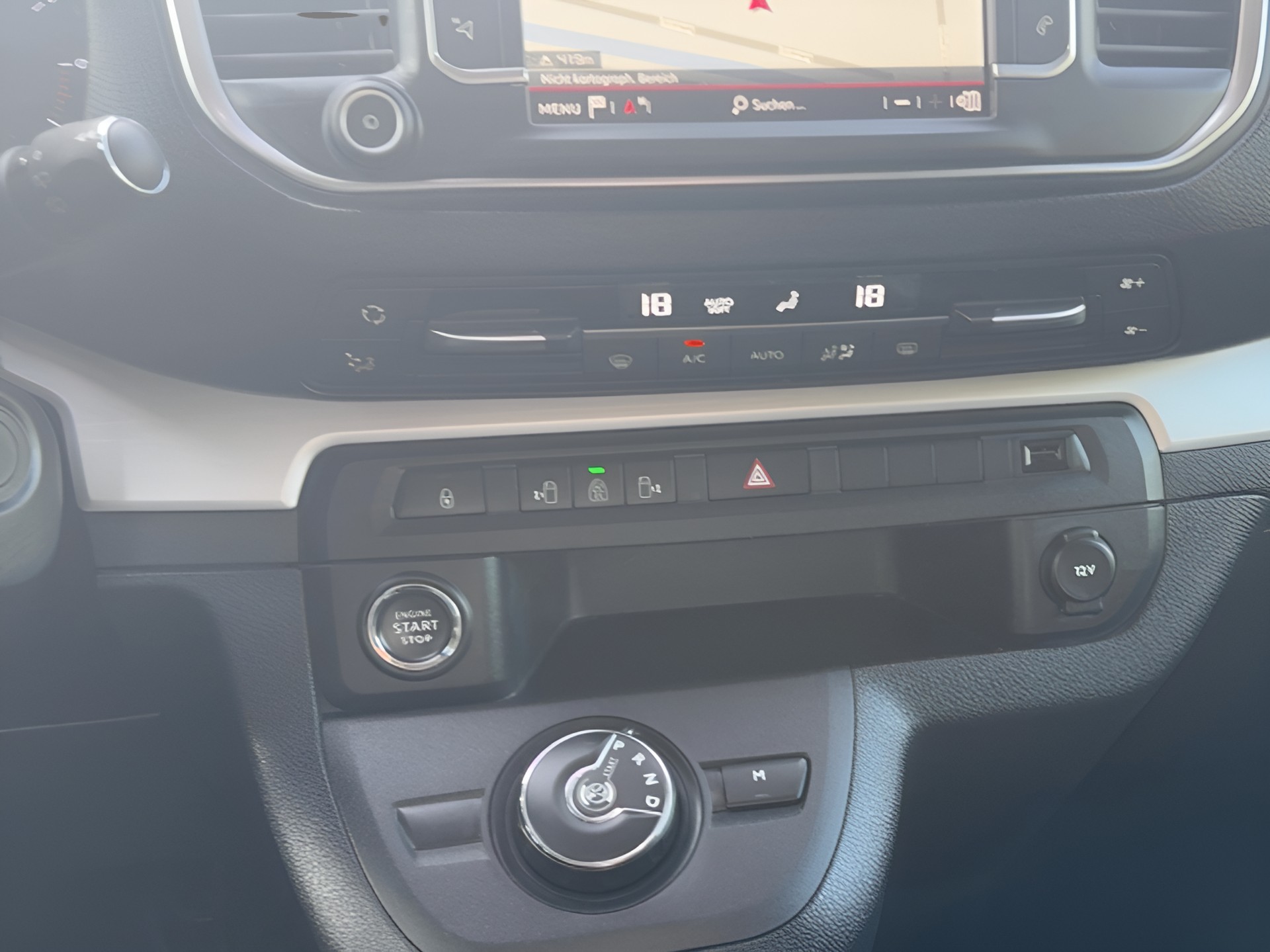 CITROEN Spacetourer 2.0 BlueHDi ShineM EAT-image-14