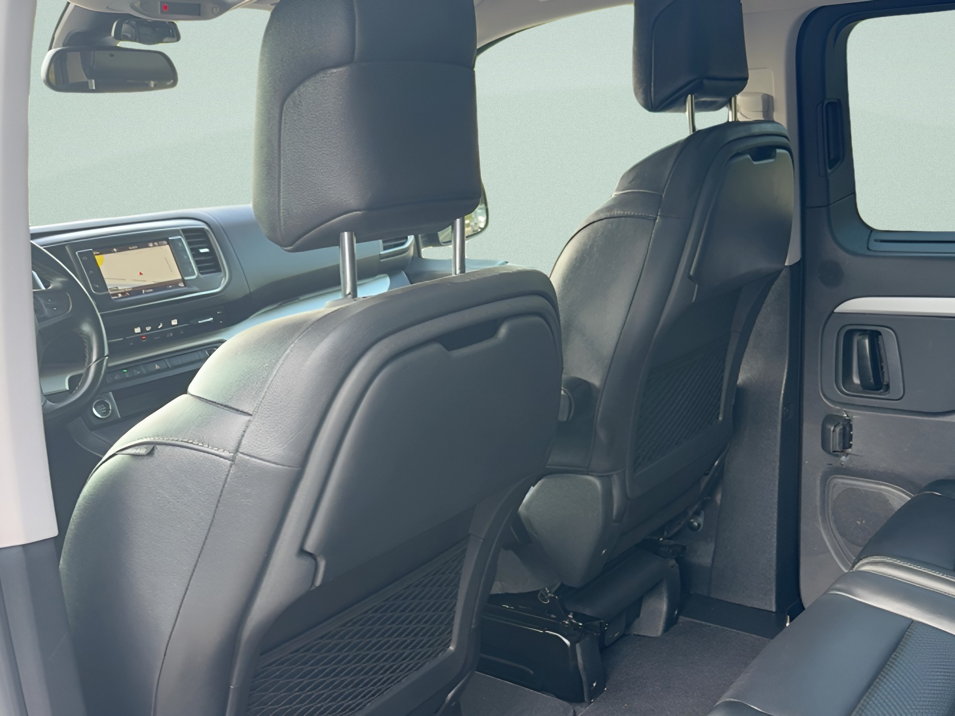 CITROEN Spacetourer 2.0 BlueHDi ShineM EAT-image-18