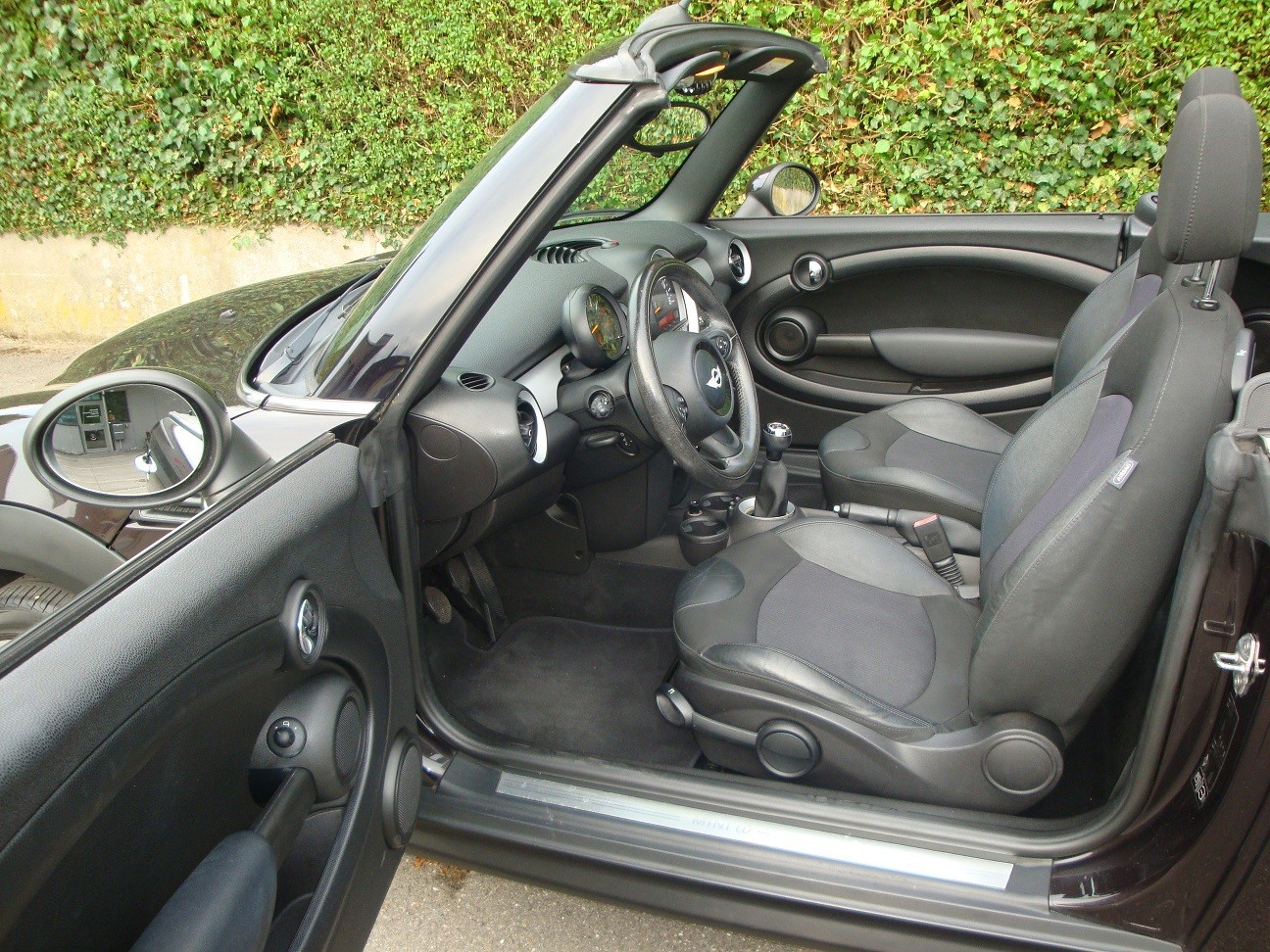 MINI Cooper Cabriolet-image-7
