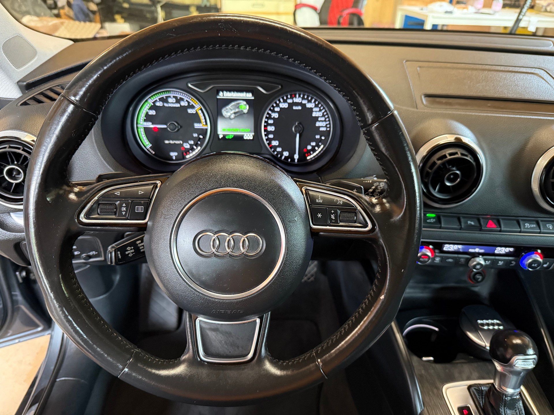 AUDI A3 Sportback 1.4 e-tron Ambition S-tronic-image-9