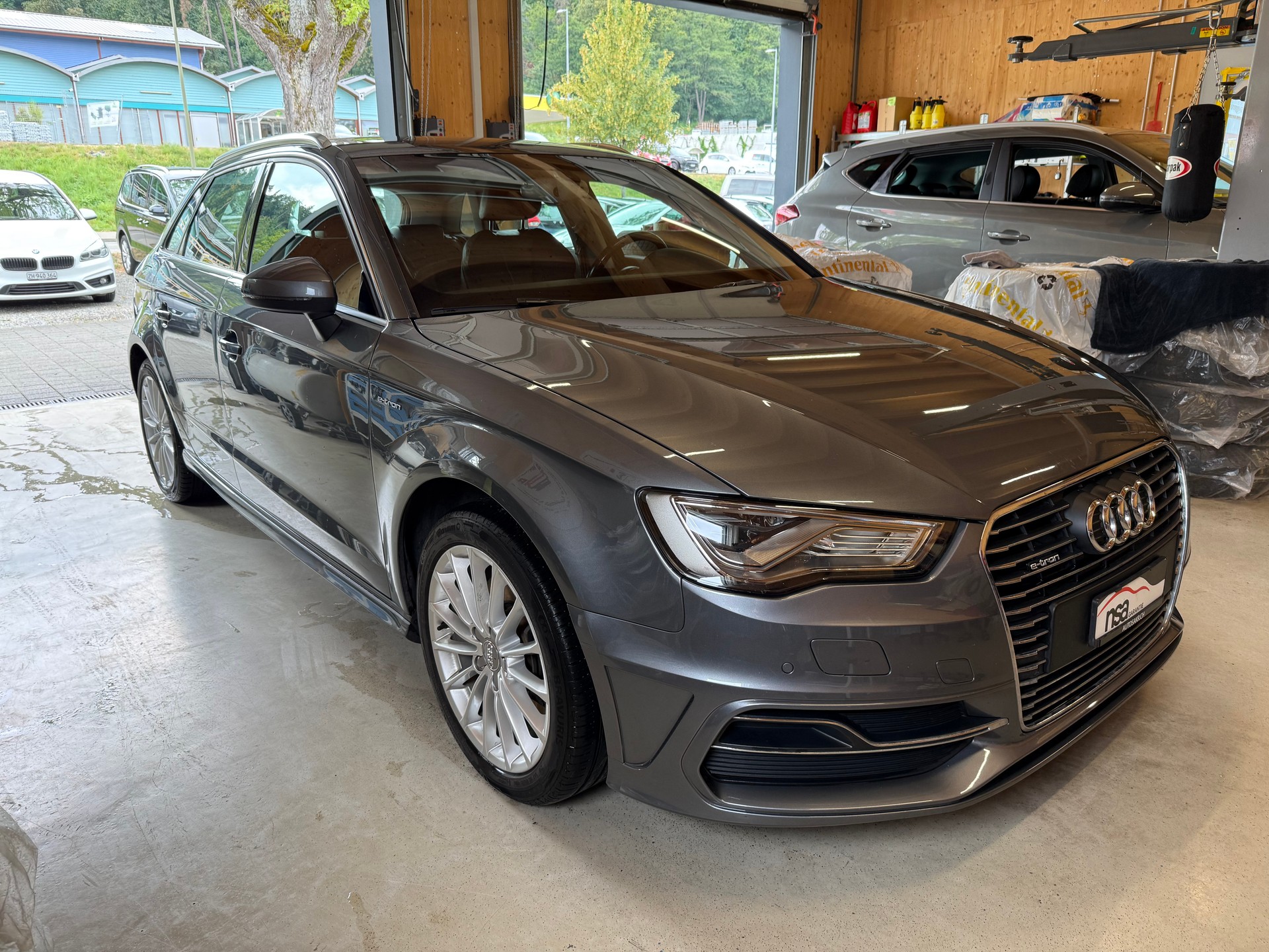 AUDI A3 Sportback 1.4 e-tron Ambition S-tronic-image-2