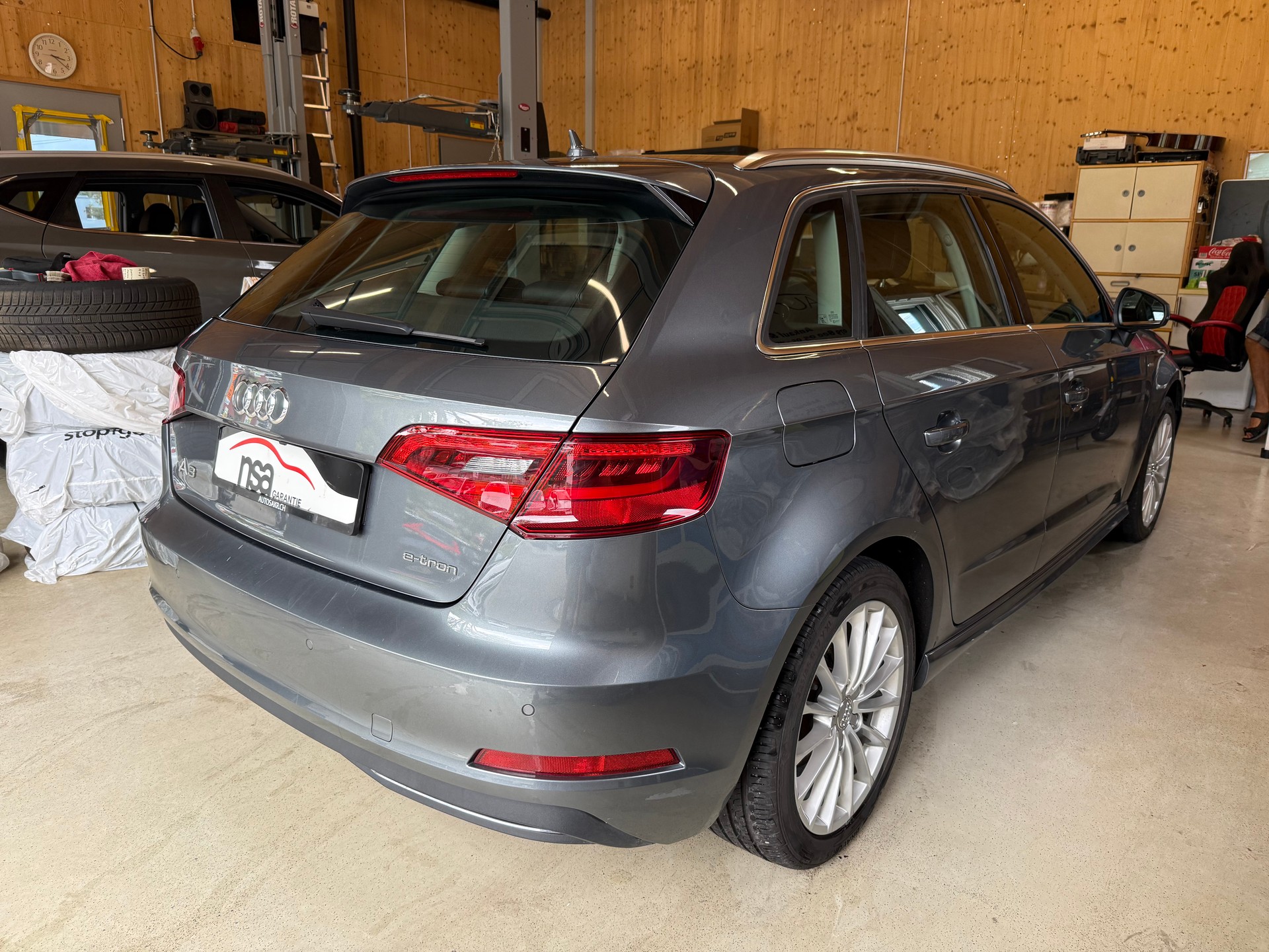 AUDI A3 Sportback 1.4 e-tron Ambition S-tronic-image-3