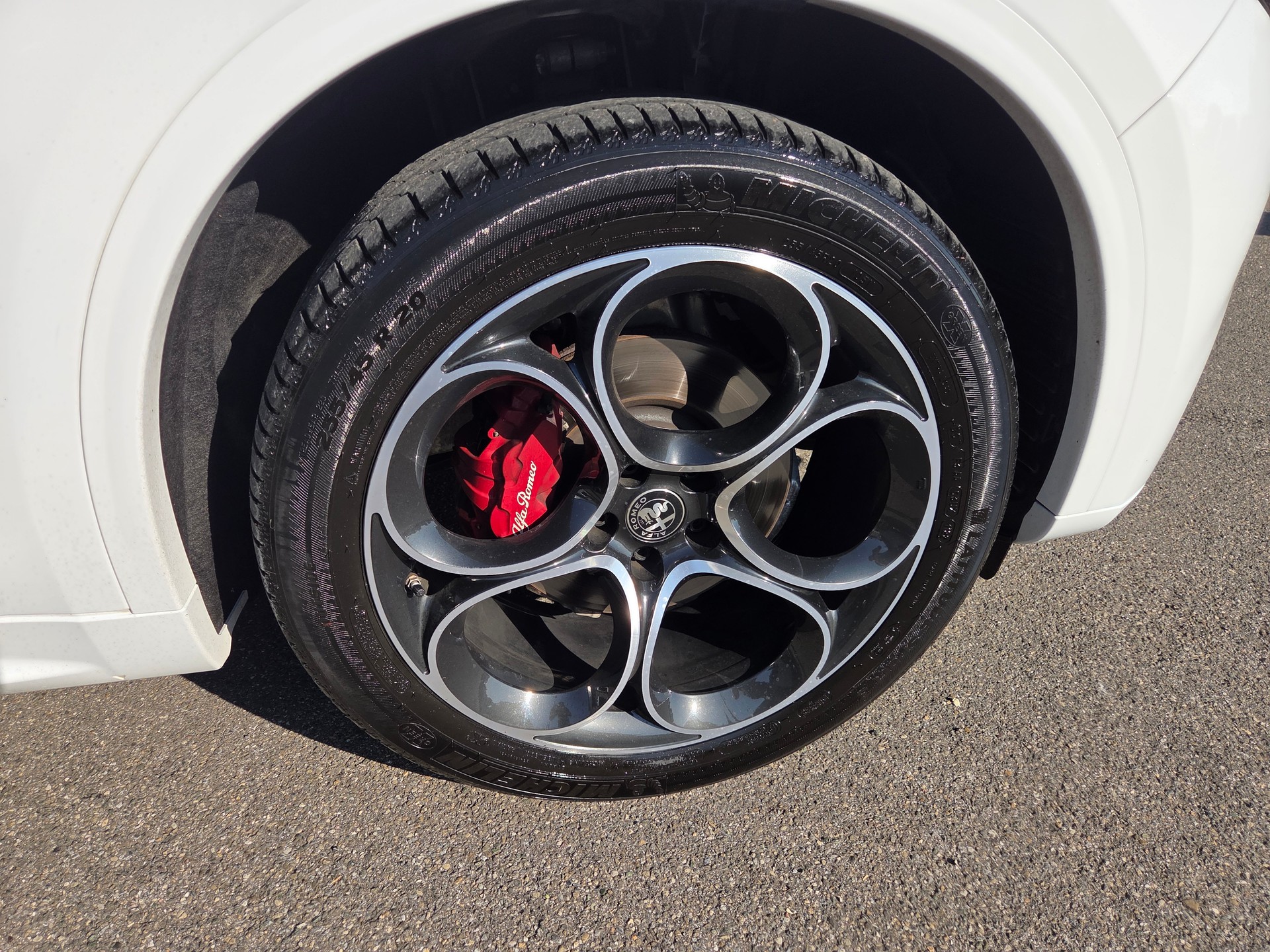 ALFA ROMEO Stelvio 2.0 Veloce Sky Q4-image-18