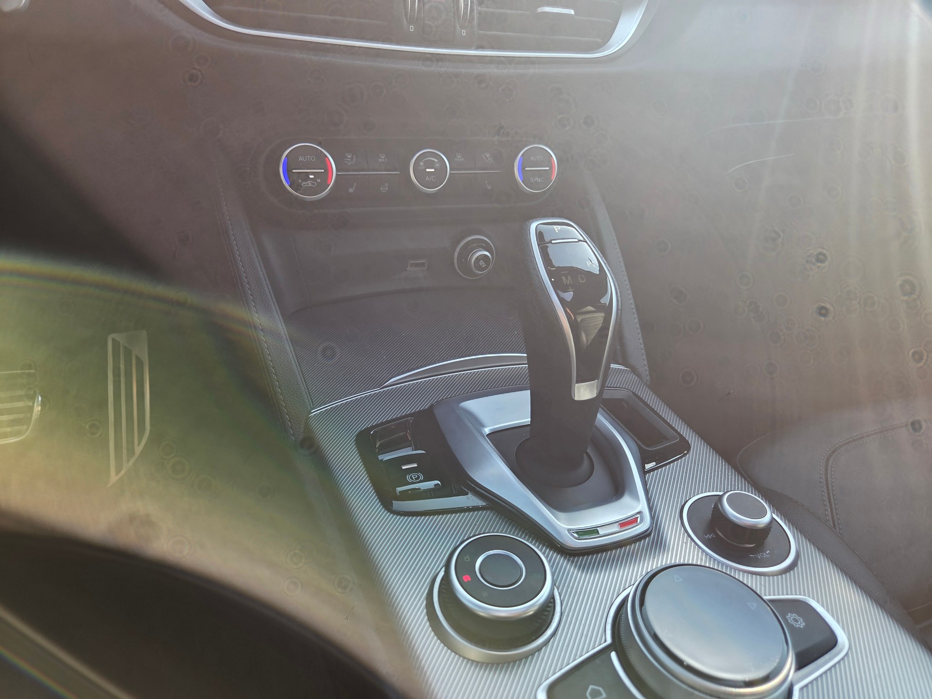 ALFA ROMEO Stelvio 2.0 Veloce Sky Q4-image-15
