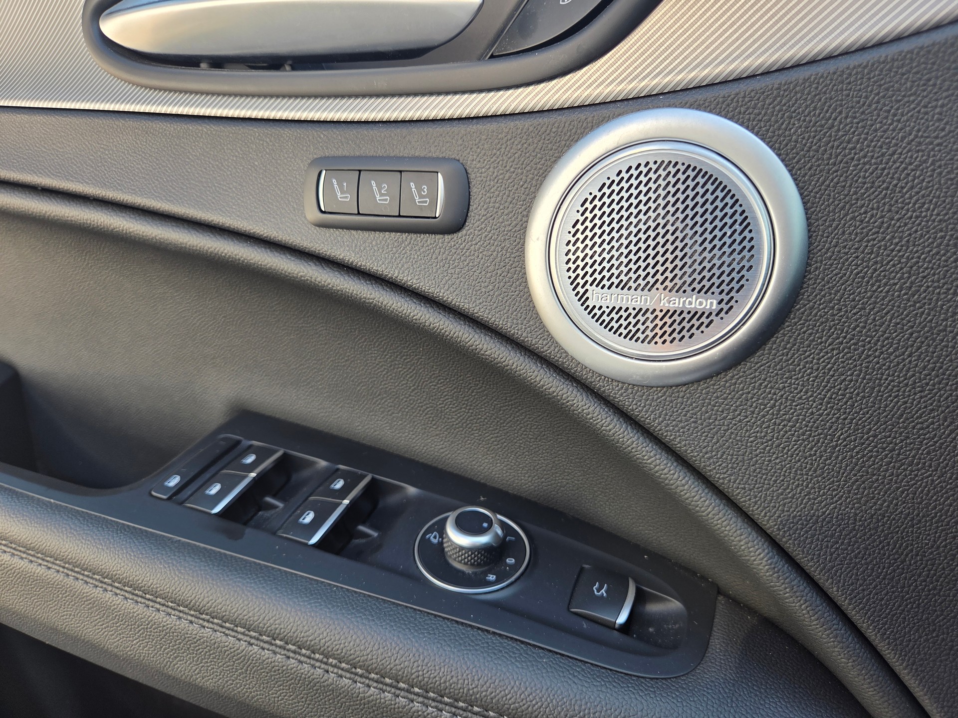 ALFA ROMEO Stelvio 2.0 Veloce Sky Q4-image-16