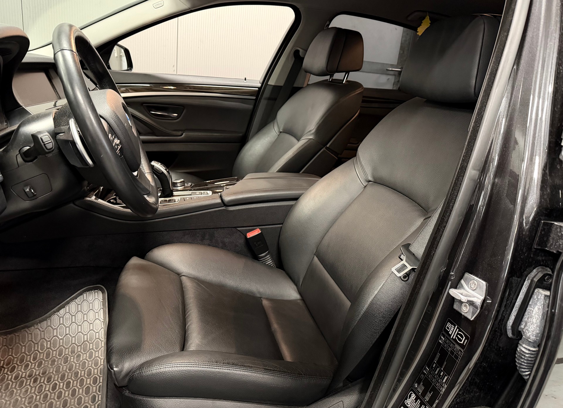 BMW 530d xDrive Steptronic-image-8
