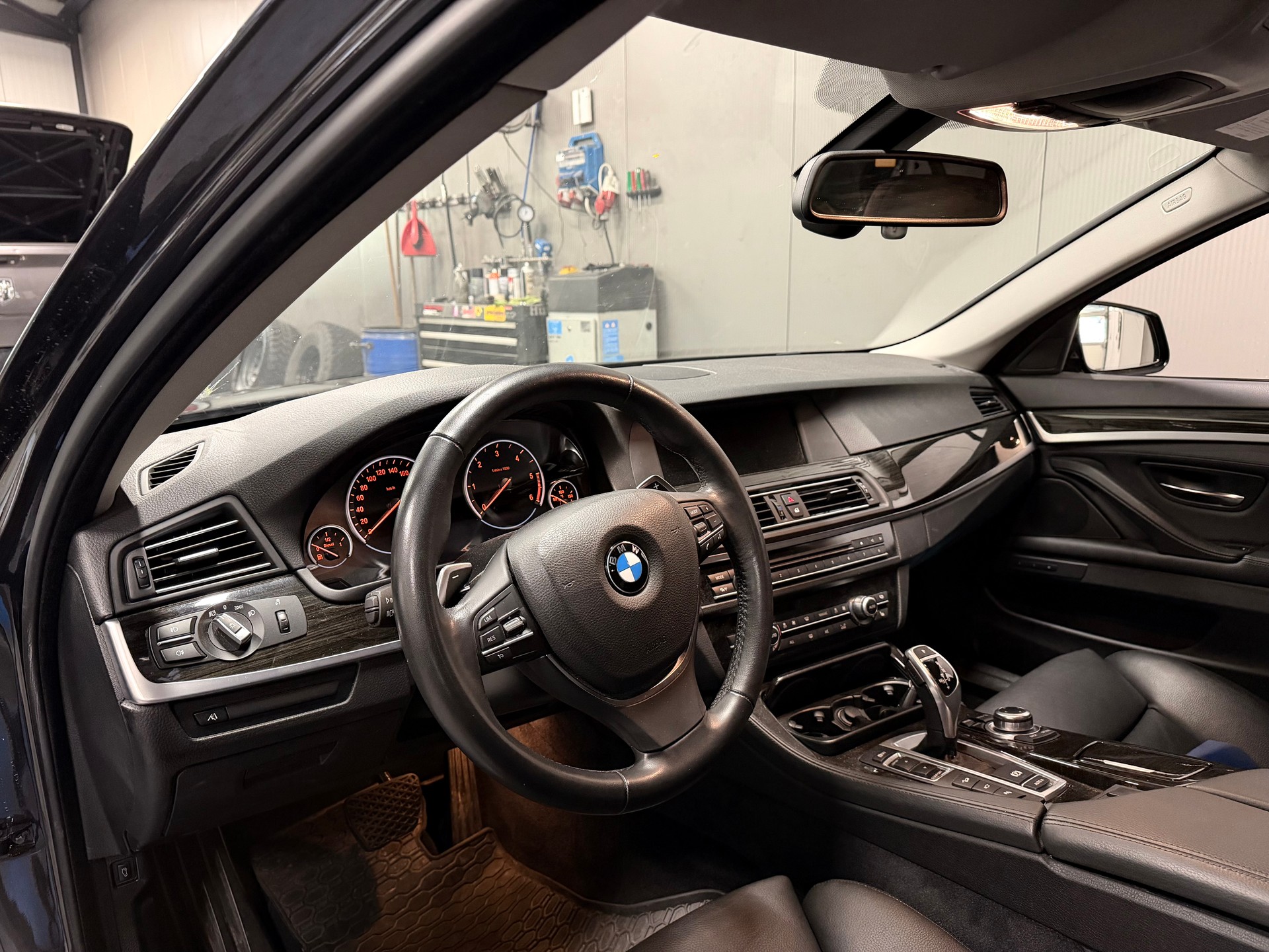 BMW 530d xDrive Steptronic-image-10