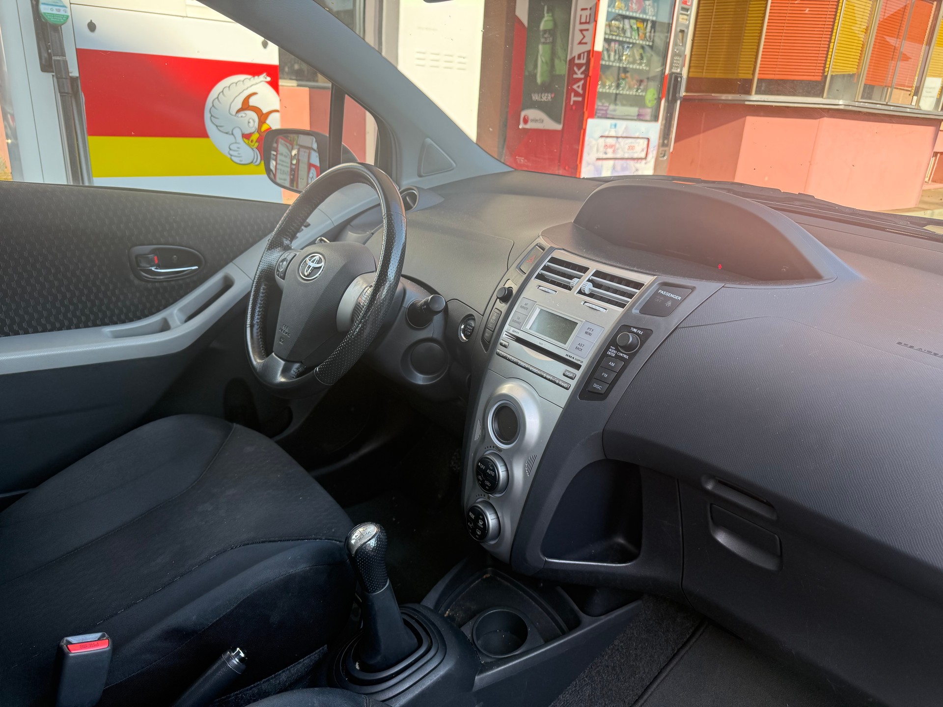 TOYOTA Yaris 1.8 TS-image-9
