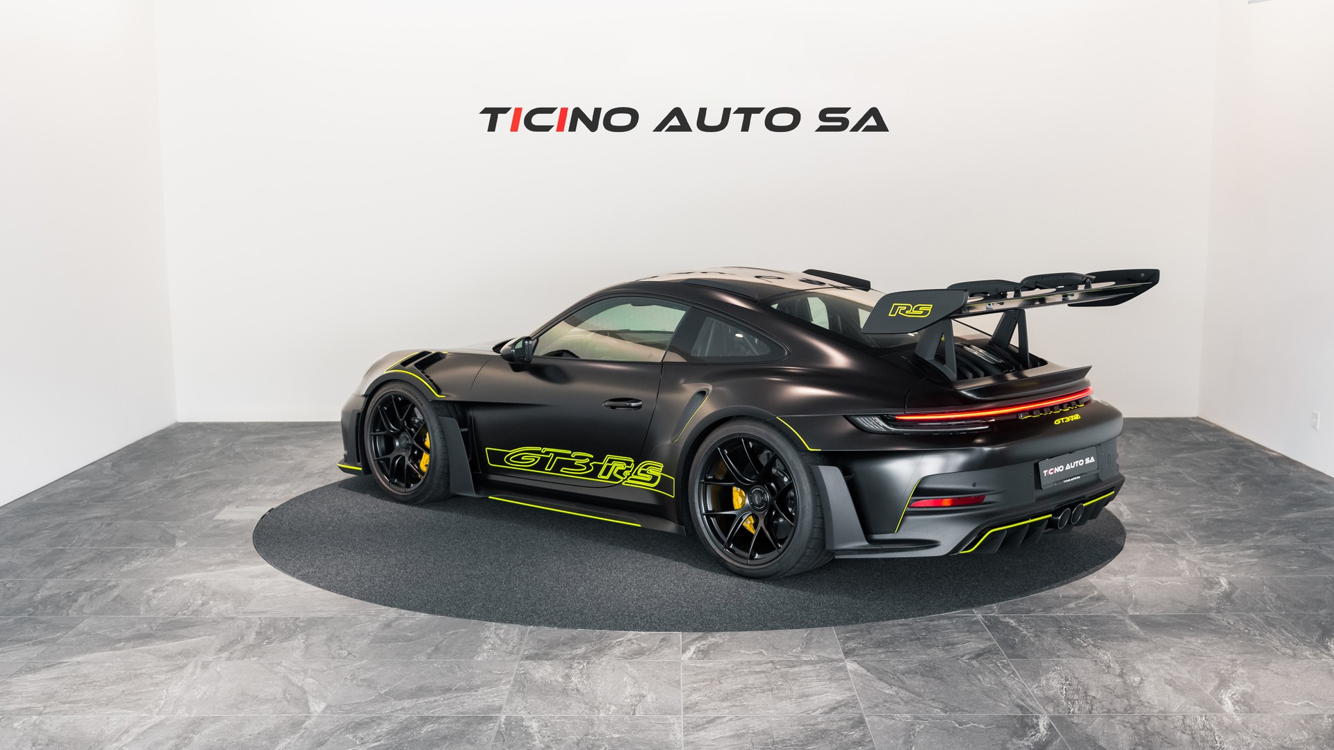PORSCHE 911 GT3 RS Weissach-image-2