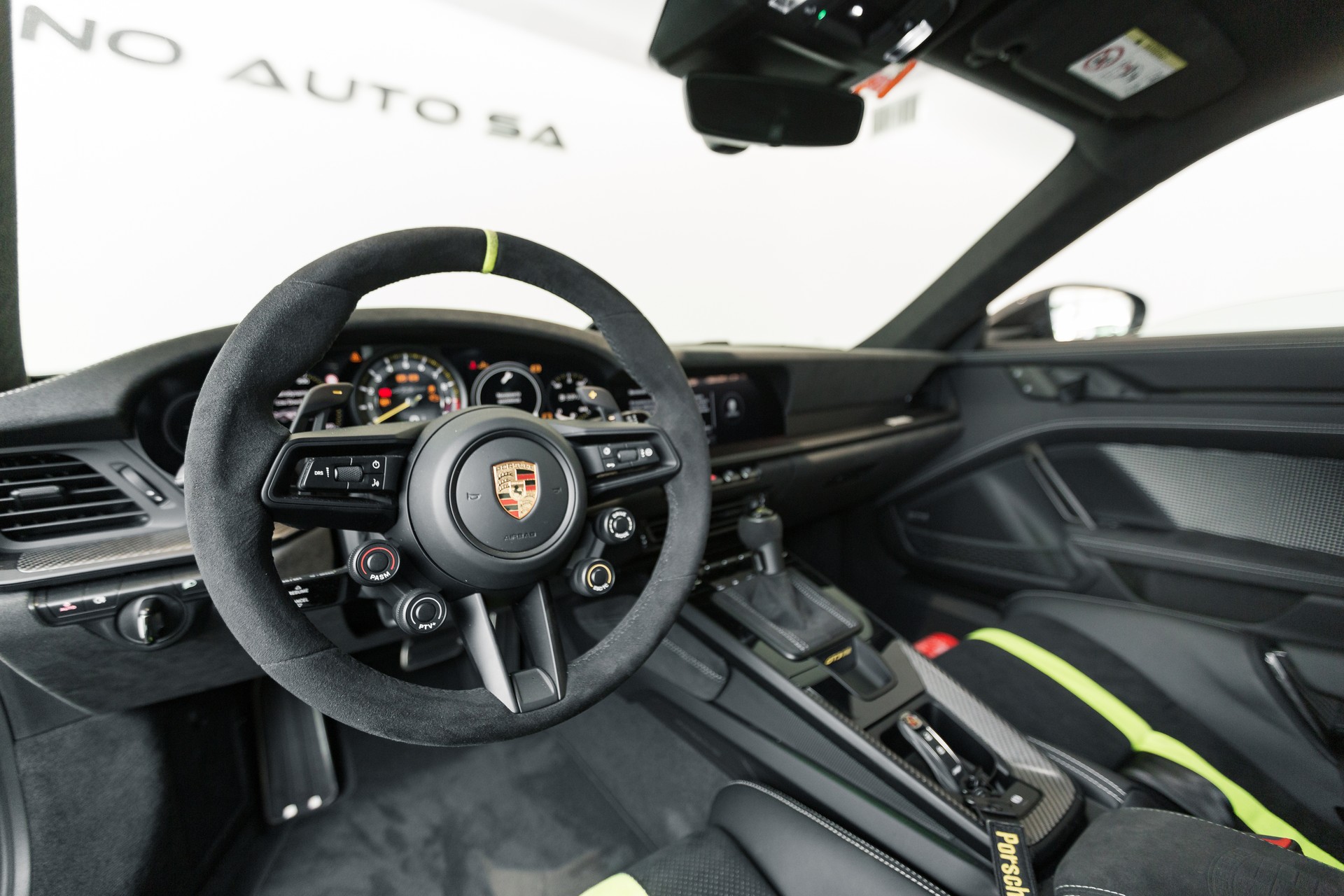 PORSCHE 911 GT3 RS Weissach-image-17