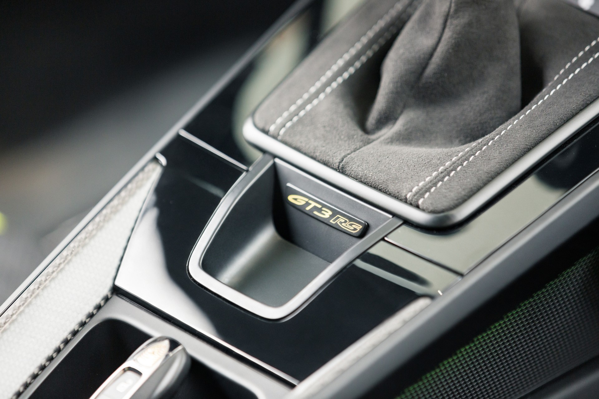 PORSCHE 911 GT3 RS Weissach-image-13