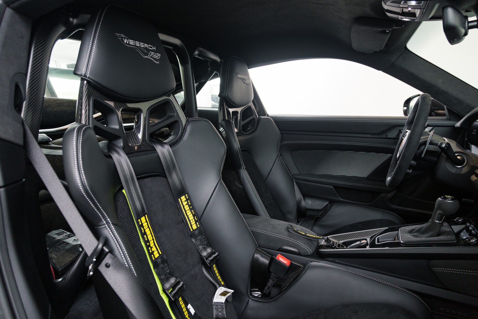 PORSCHE 911 GT3 RS Weissach-image-8
