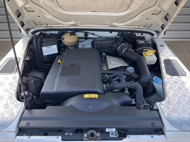 LAND ROVER Defender 110TD5-image-12