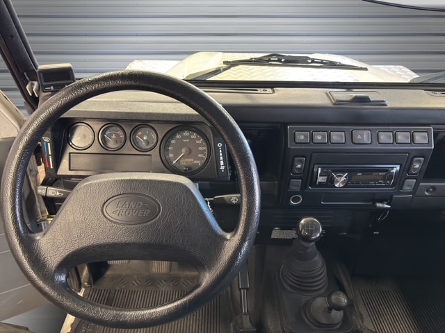LAND ROVER Defender 110TD5-image-9