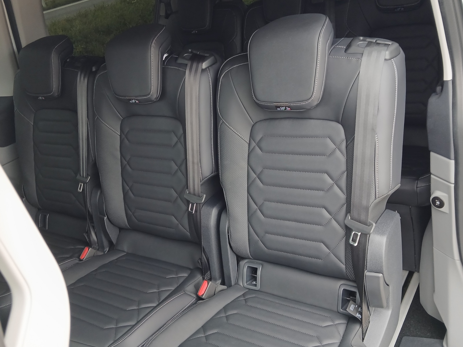 FORD Tourneo Custom Bus 320 L1 2.0 EcoBlue 170 Titanium 4x4-image-9
