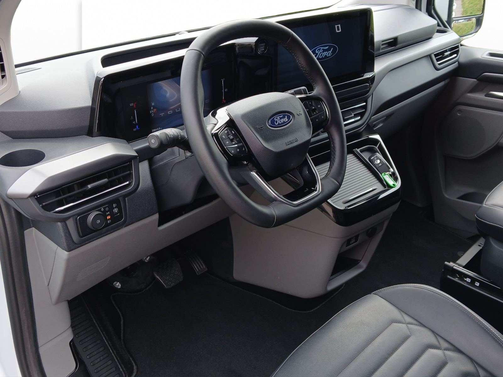 FORD Tourneo Custom Bus 320 L1 2.0 EcoBlue 170 Titanium 4x4-image-5