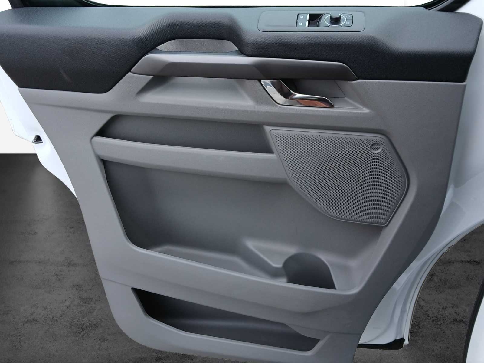FORD Tourneo Custom Bus 320 L1 2.0 EcoBlue 170 Titanium 4x4-image-13