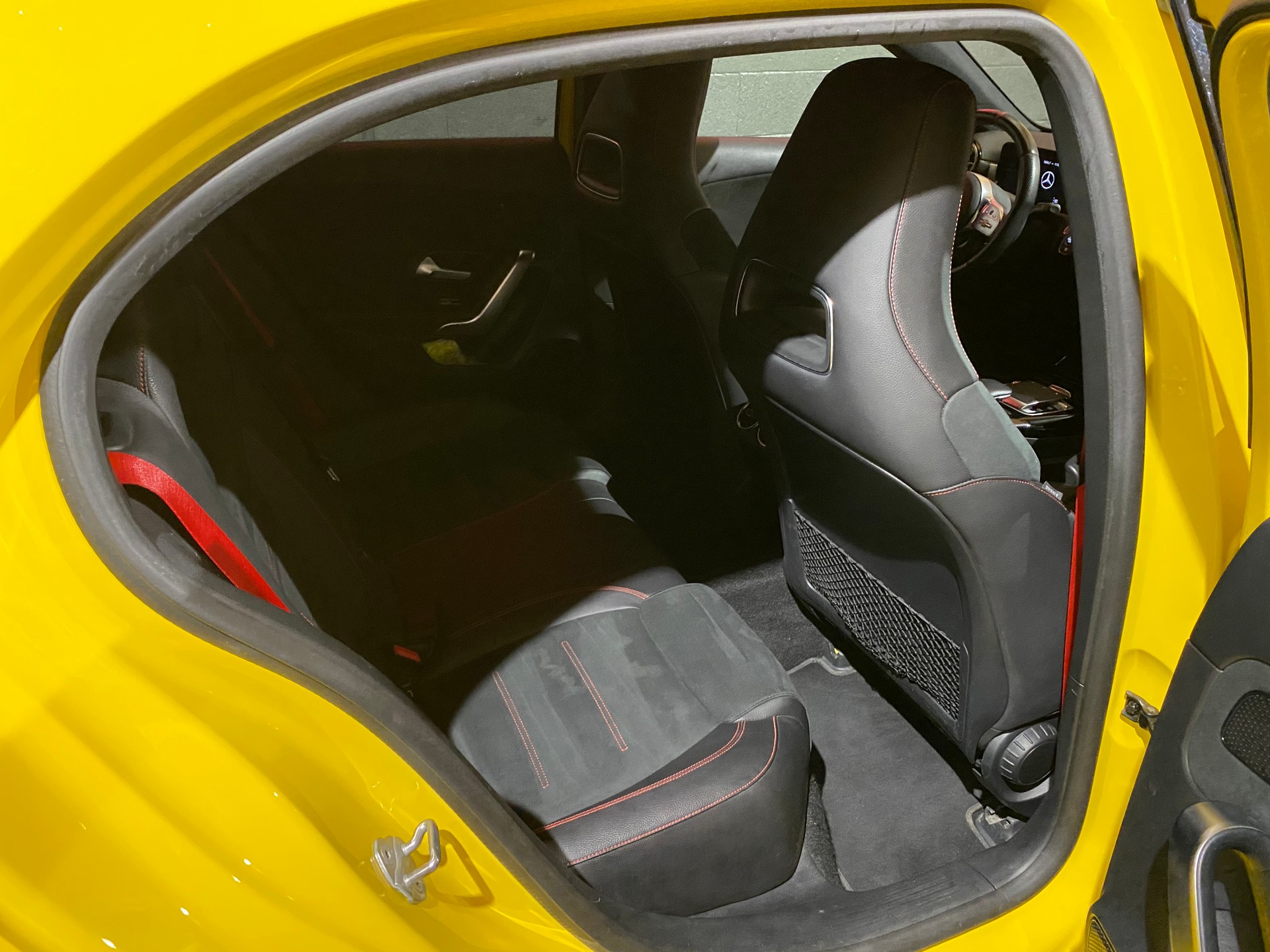MERCEDES-BENZ A 35 AMG 4Matic Speedshift-image-26