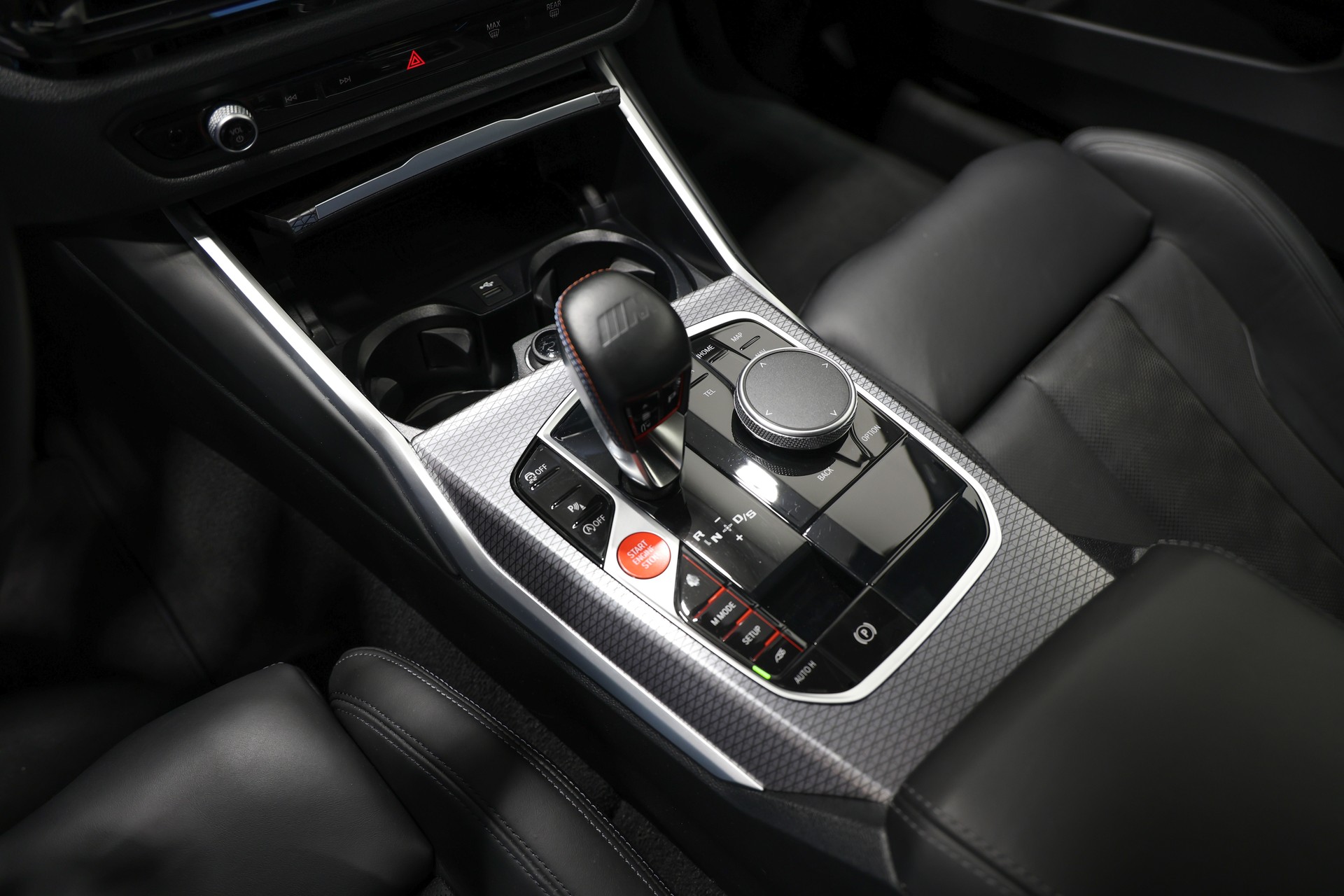 BMW M4 Coupé Competition M xDrive LCI *530 PS*BMW Werksgarantie bis 07.2027*-image-28