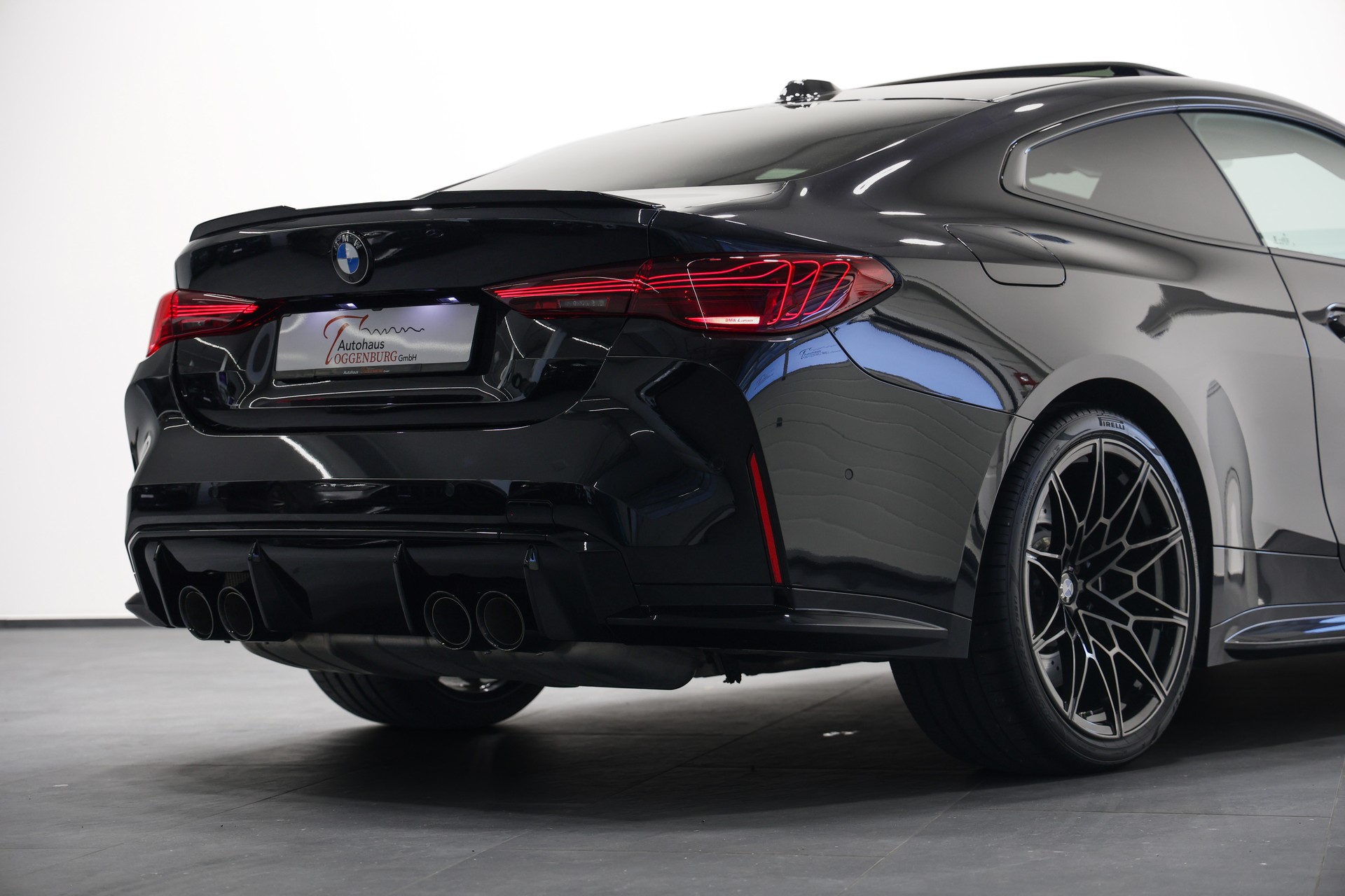 BMW M4 Coupé Competition M xDrive LCI *530 PS*BMW Werksgarantie bis 07.2027*-image-16