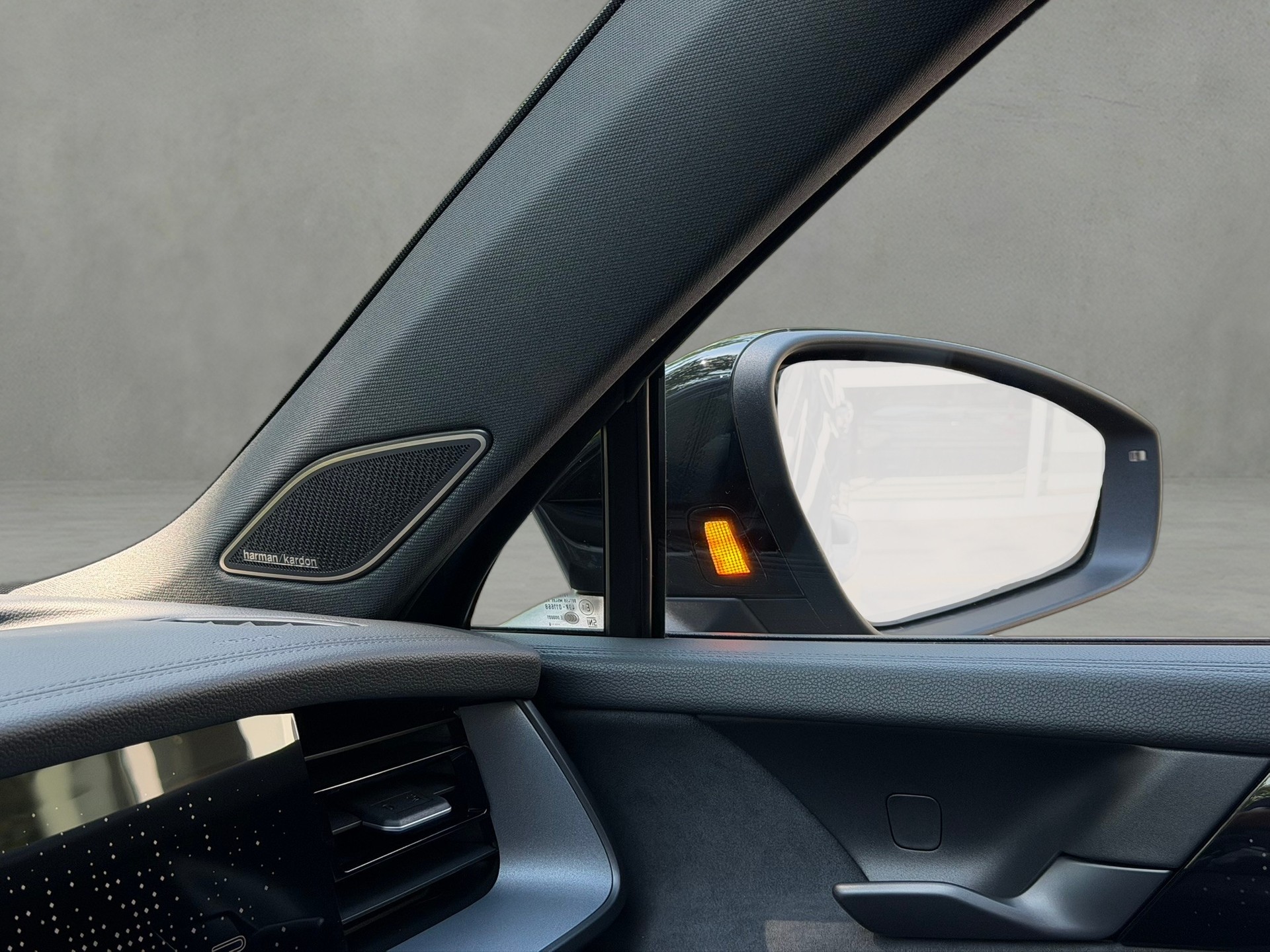 VW Tayron 2.0 TSI R-Line Plus DSG 4Motion-image-25
