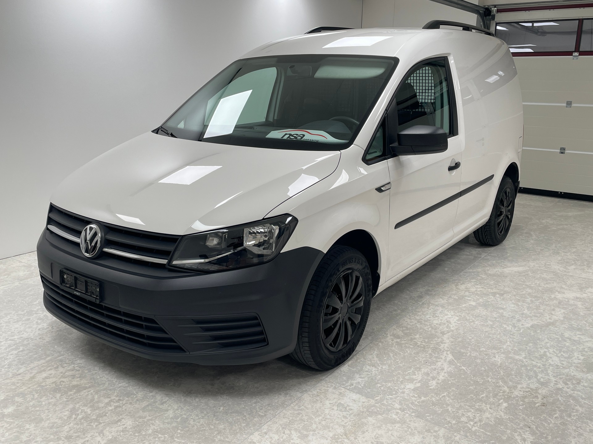 VW Caddy 2.0TDI BlueMotion Technology-image-0