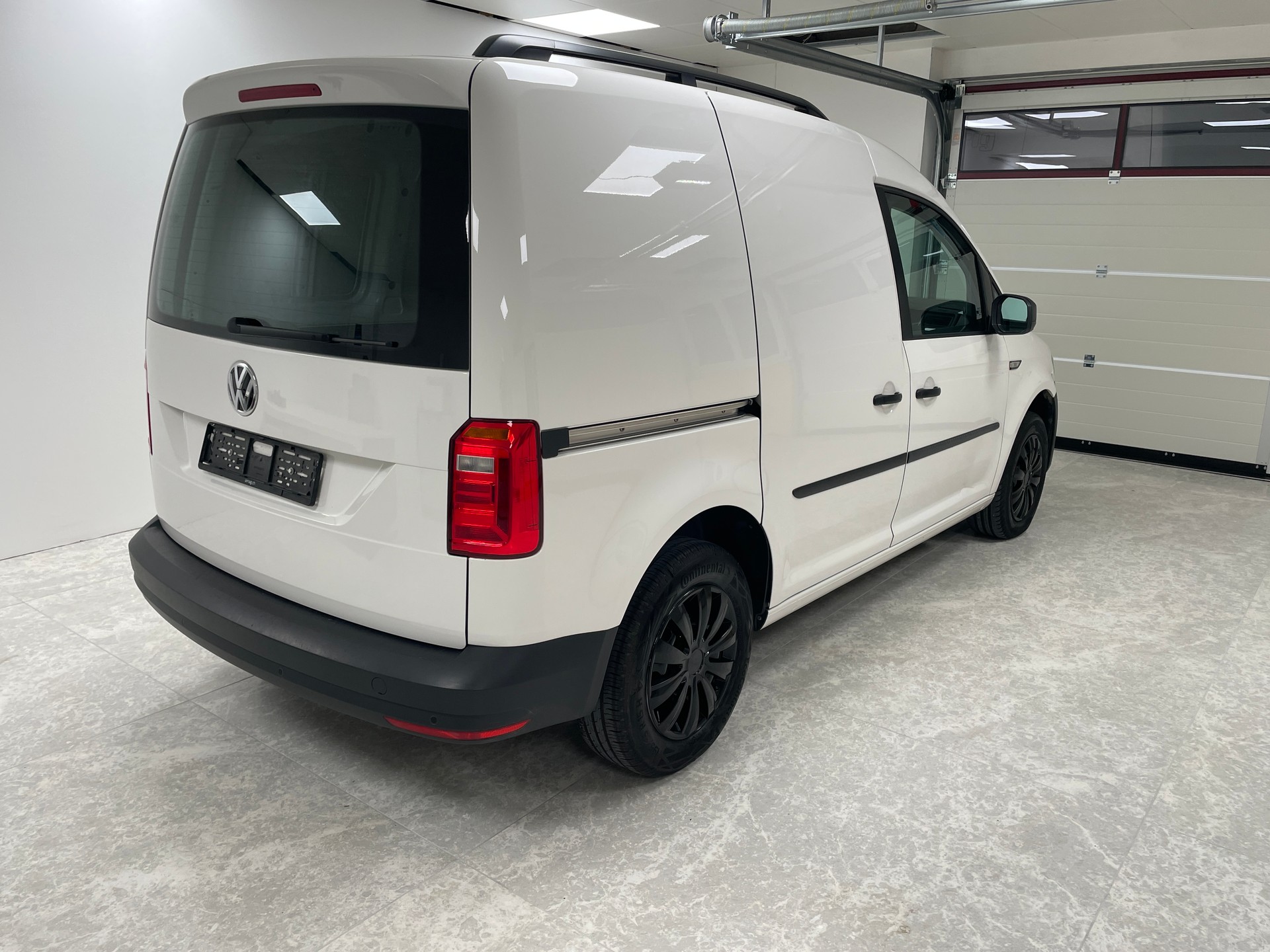 VW Caddy 2.0TDI BlueMotion Technology-image-4