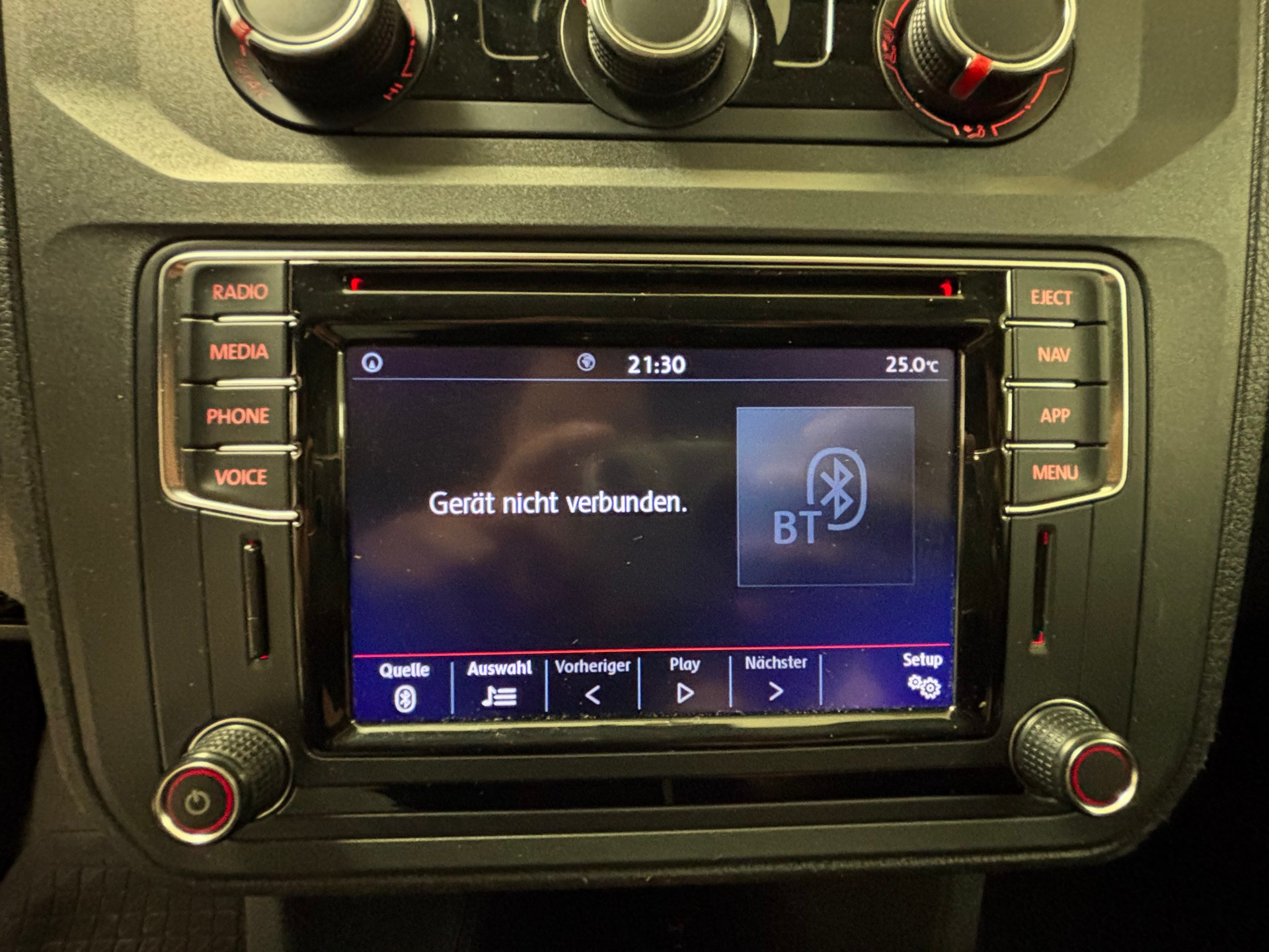 VW Caddy 2.0TDI BlueMotion Technology-image-16