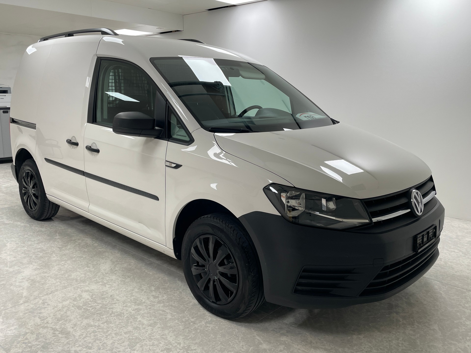 VW Caddy 2.0TDI BlueMotion Technology-image-6