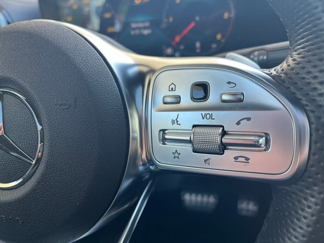 MERCEDES-BENZ A 220 d 4Matic AMG Line-image-11
