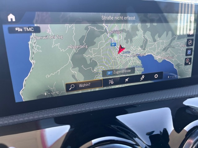 MERCEDES-BENZ A 220 d 4Matic AMG Line-image-12
