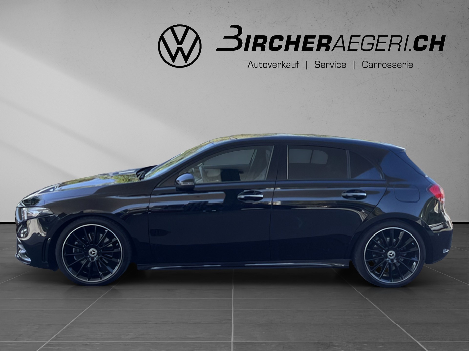 MERCEDES-BENZ A 220 d 4Matic AMG Line-image-2