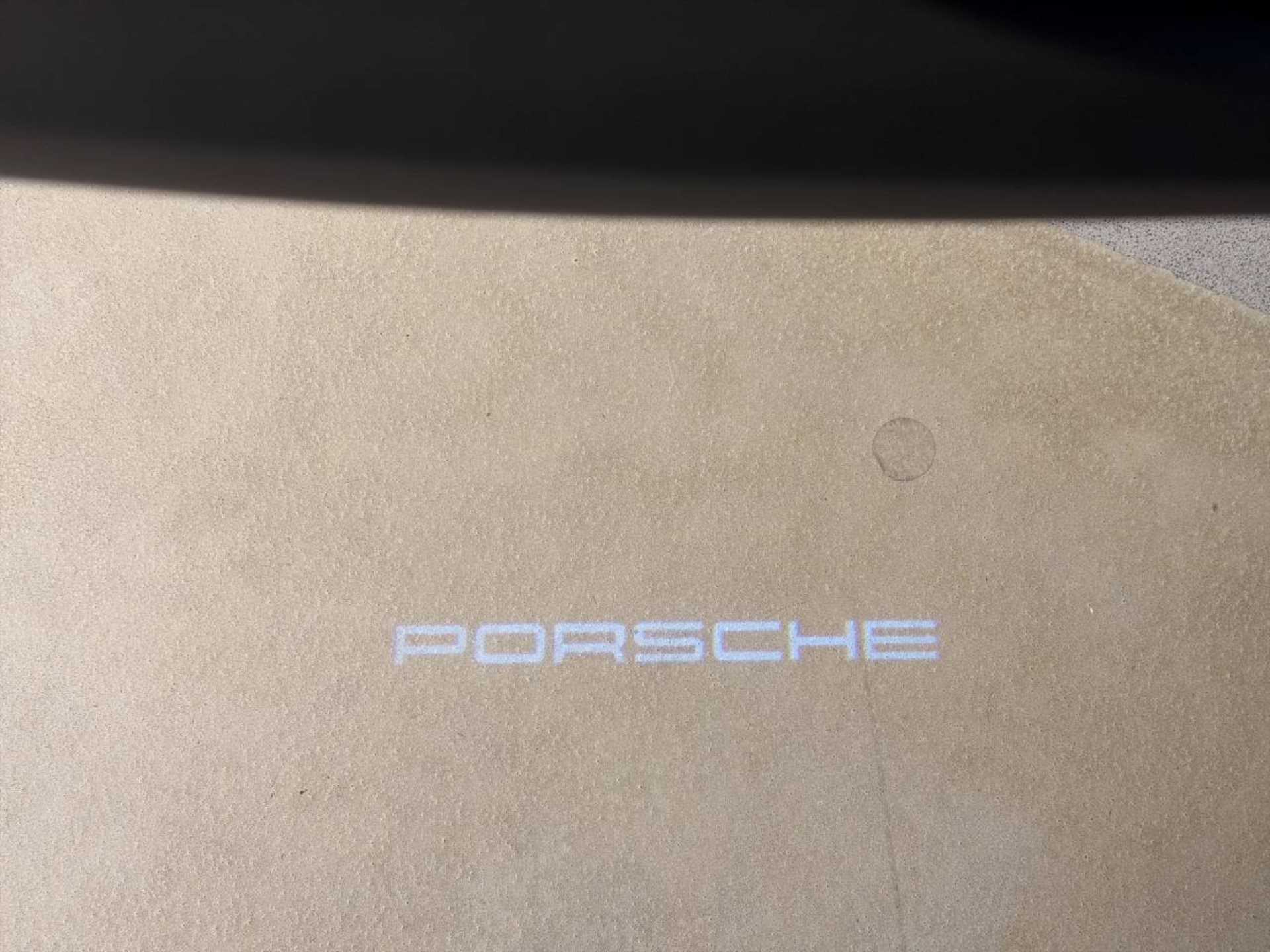 PORSCHE Macan 4-image-23