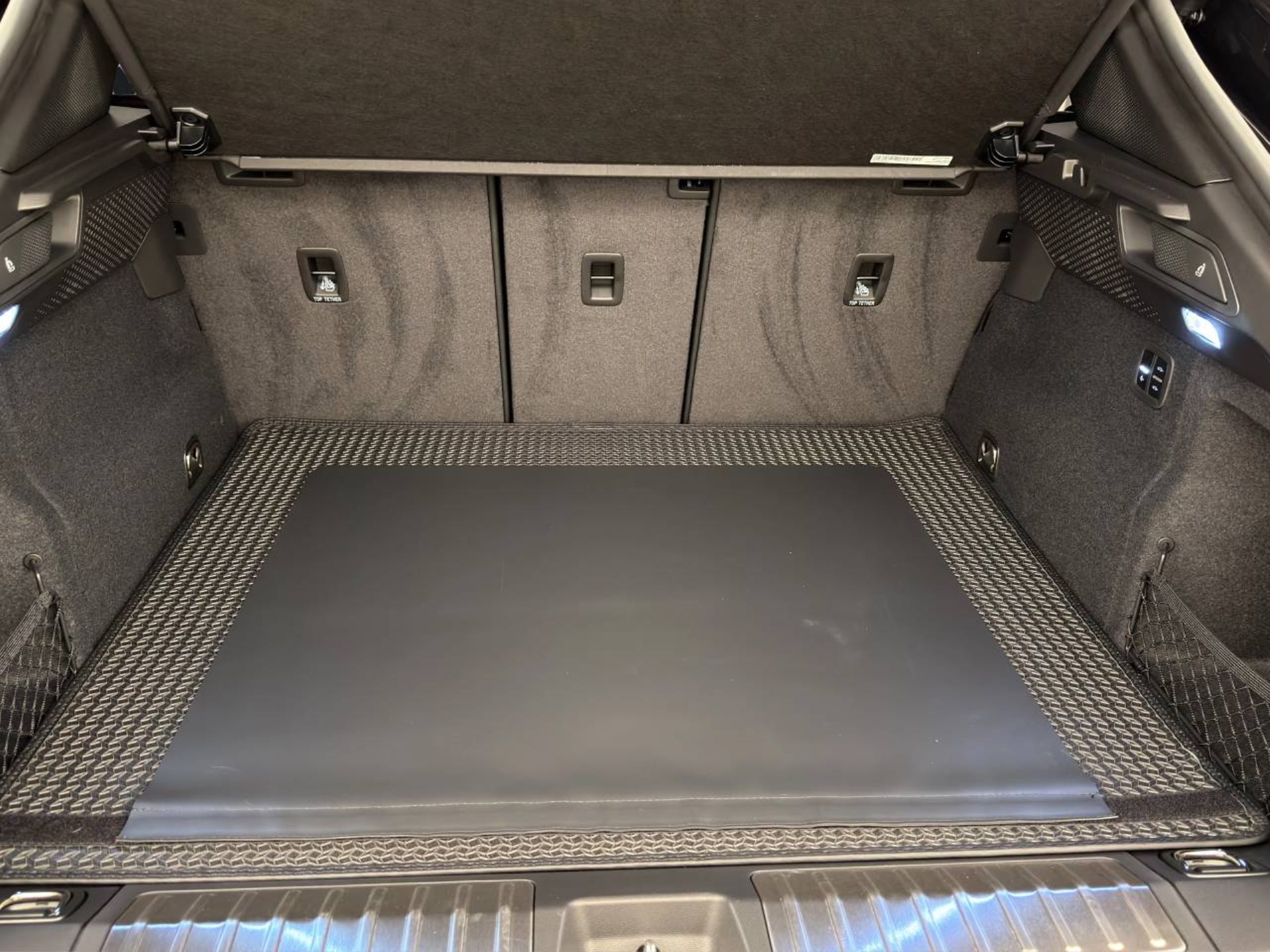PORSCHE Macan 4-image-18