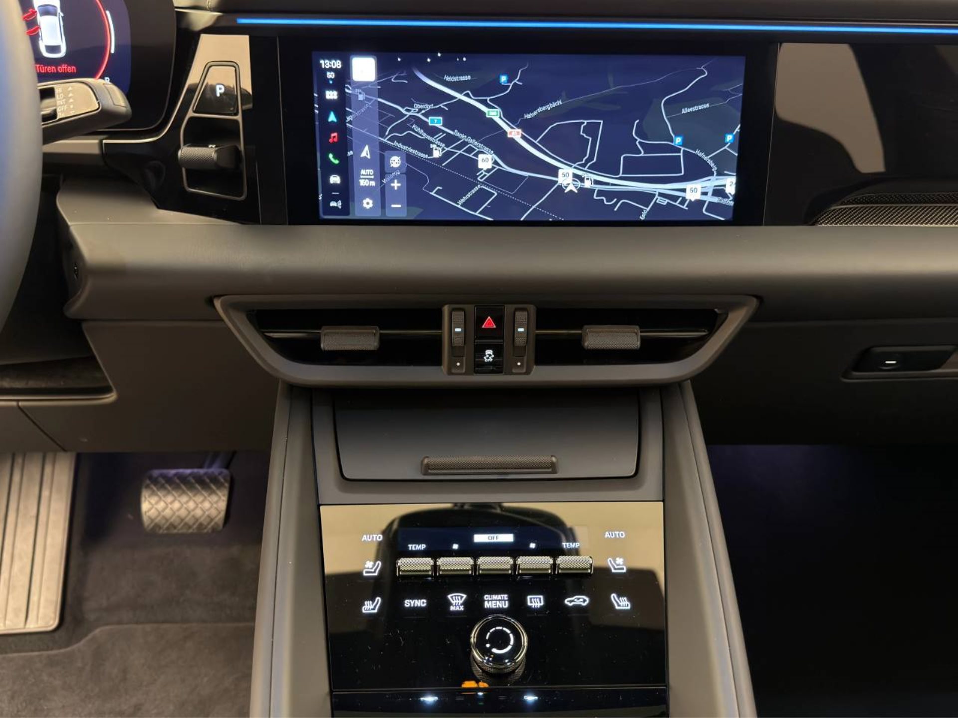PORSCHE Macan 4-image-17