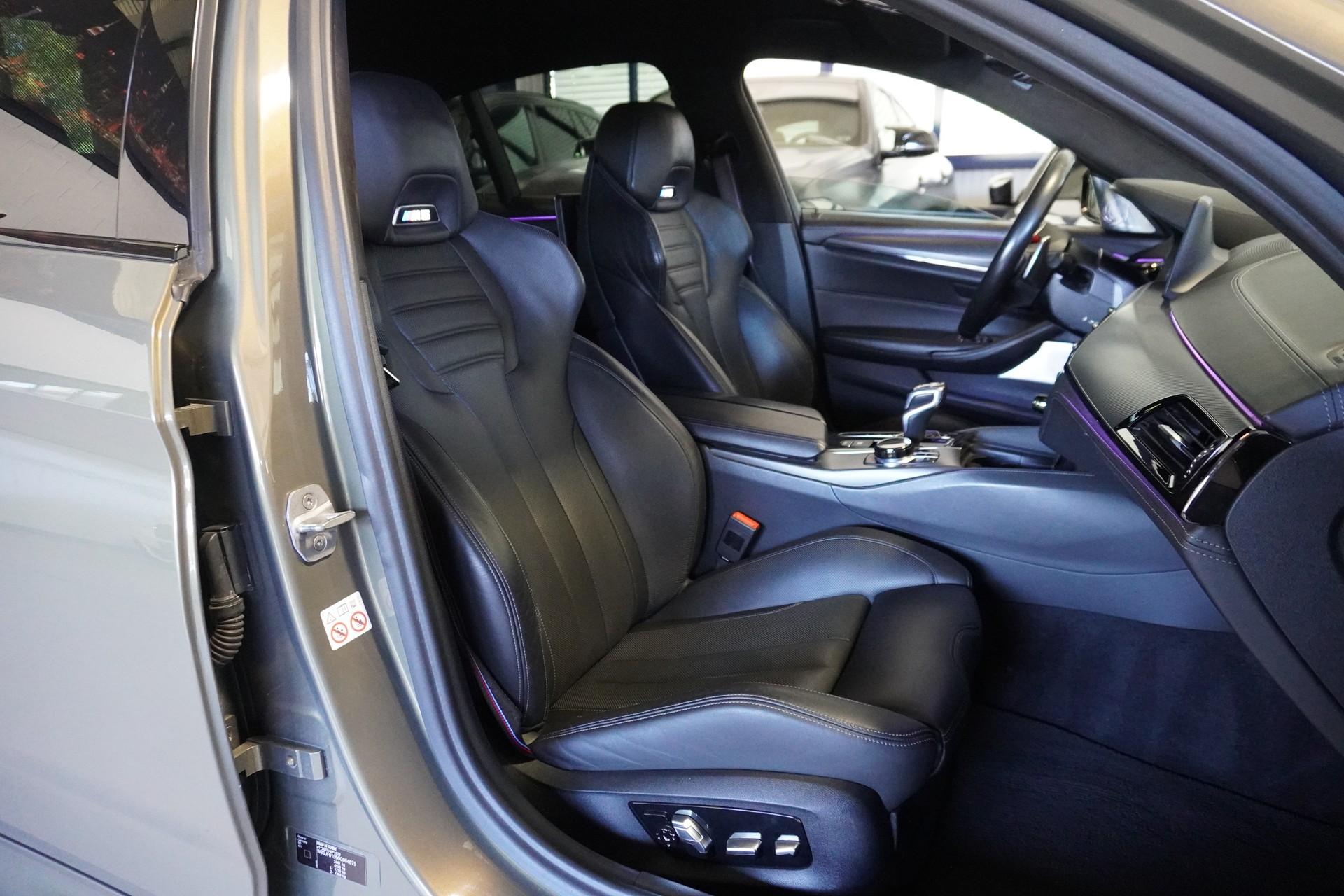 BMW M5 xDrive Drivelogic // NO OPF!! // VOLL AUSSTATTUNG //-image-7