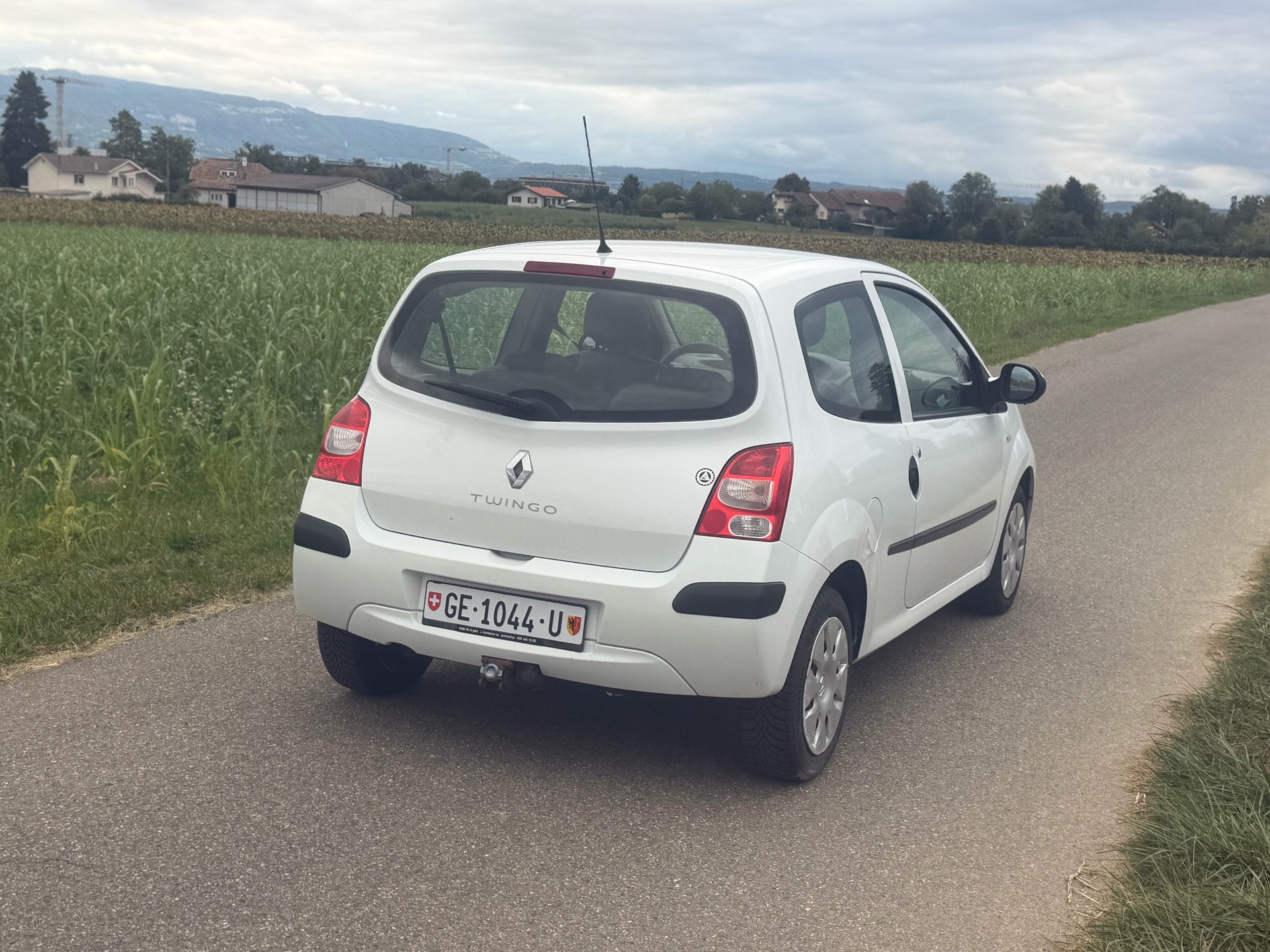 RENAULT Twingo 1.2 16V Initiale-image-8