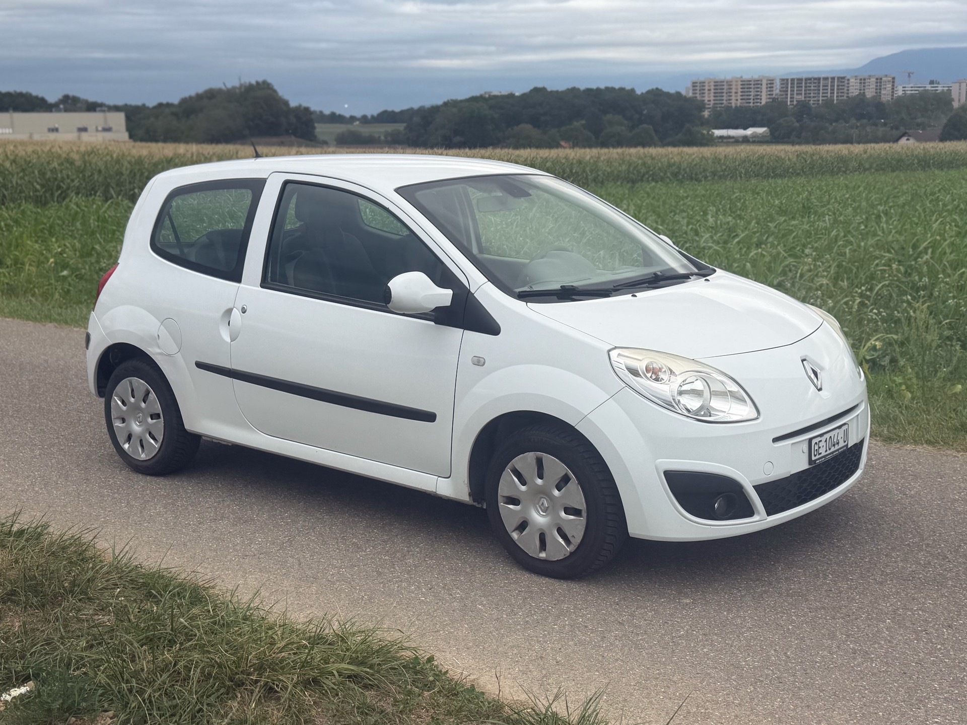 RENAULT Twingo 1.2 16V Initiale-image-3