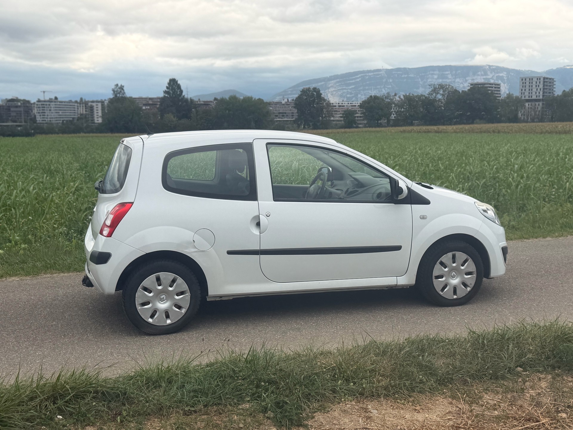 RENAULT Twingo 1.2 16V Initiale-image-10