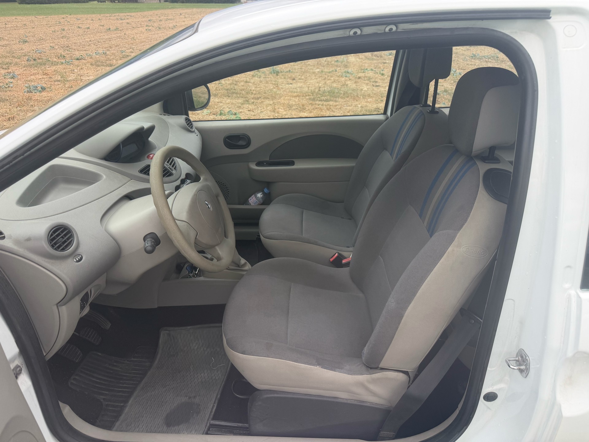 RENAULT Twingo 1.2 16V Initiale-image-12