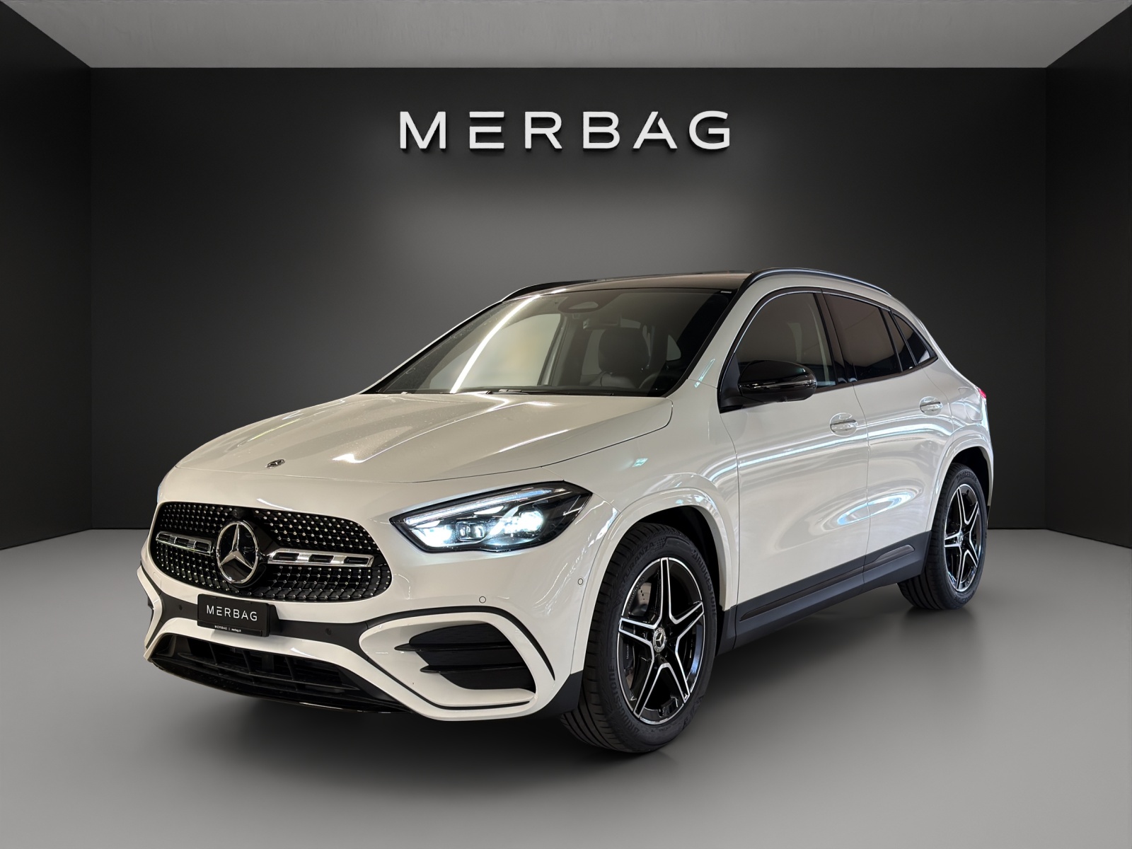 MERCEDES-BENZ GLA 250 4MATIC Swiss Star