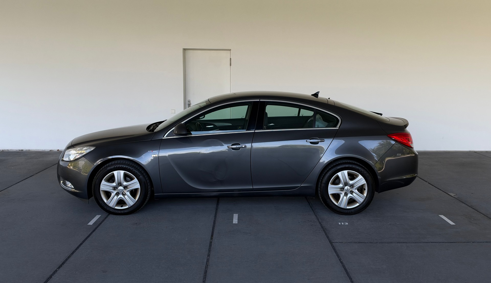 OPEL Insignia 1.8-image-1